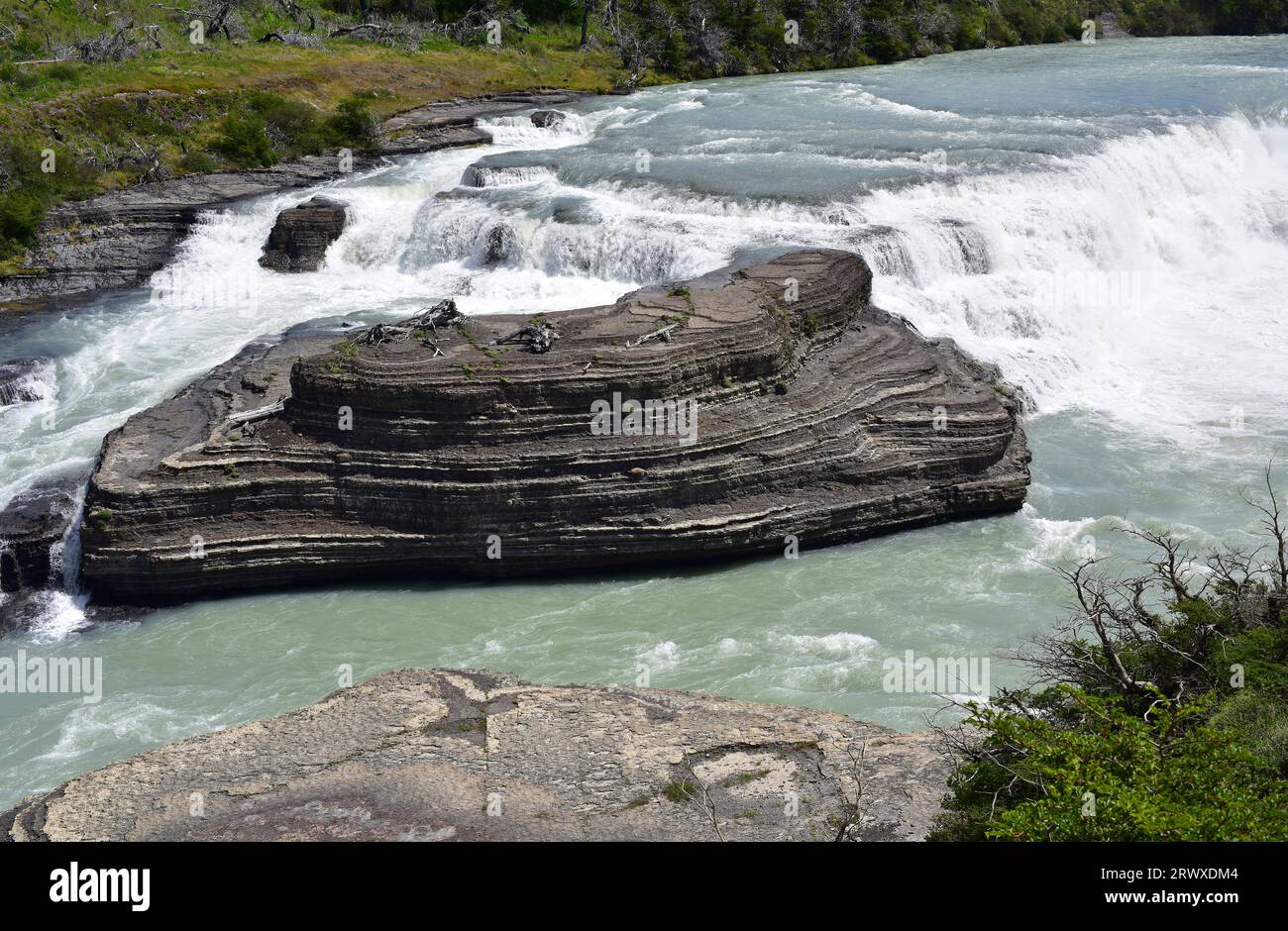 Torres del Paine Nationalpark. Cascada del Rio Paine. Provincia de Ultima Esperanza, Magallanes y Antartica Chilena. Stockfoto