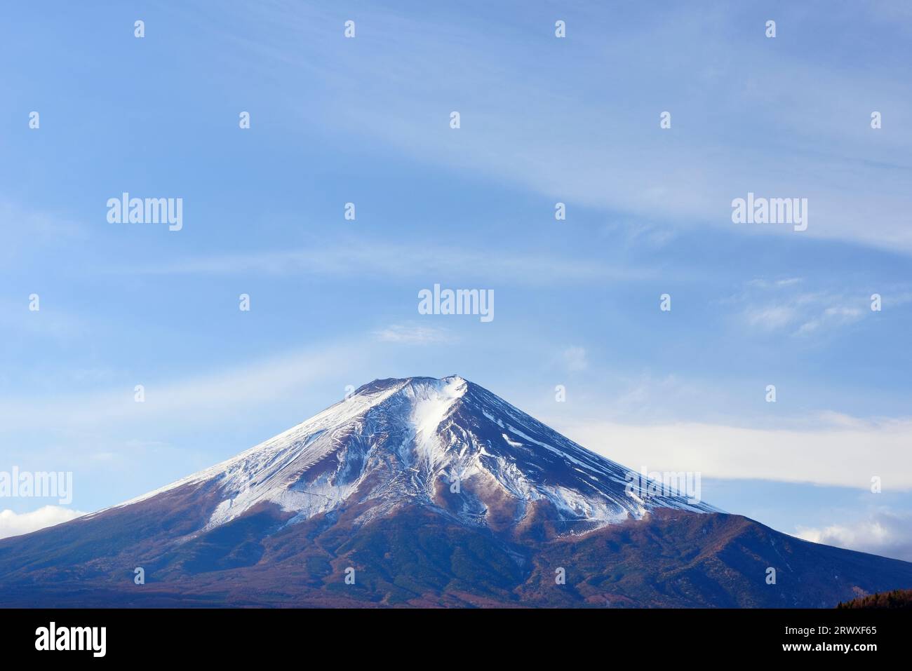 Yamanashi Mt. Fuji und Wolken am Himmel von Fujiyoshida City Stockfoto