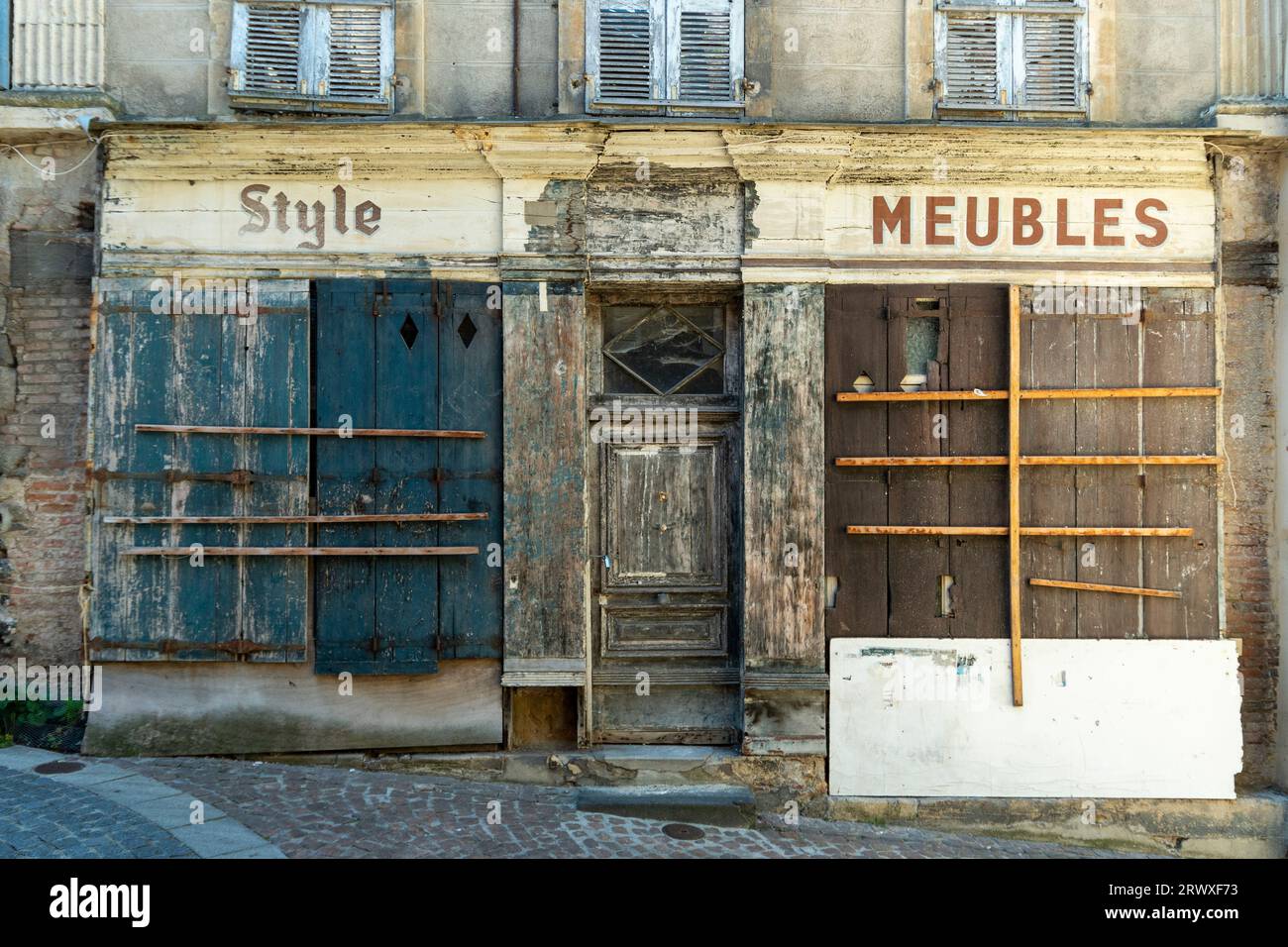 Geschlossene Ladenfassade in Frankreich Stockfoto