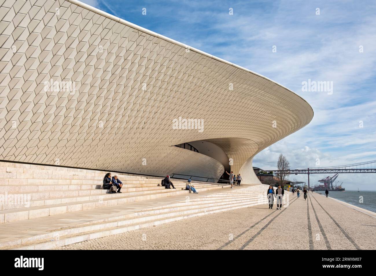 MAAT - Museum für Kunst, Architektur und Technologie - Gebäude, Belem, Lissabon, Portugal Stockfoto