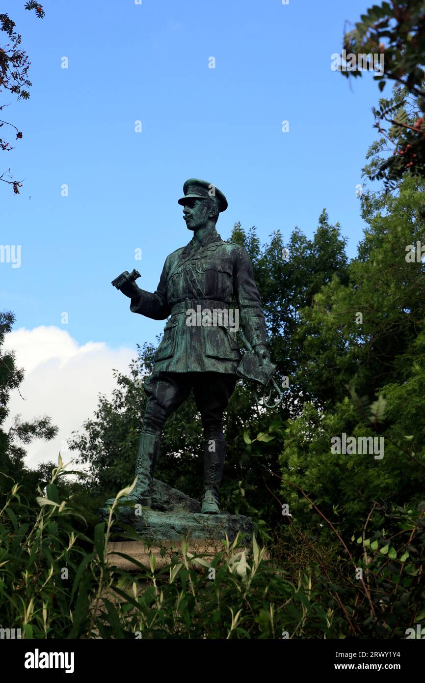 Lord Ninian Edward Crichton-Stuart, Statue im Cathays Park Cardiff vor dem Rathaus von Cardiff. In Aktion WW1 abgebrochen. September 2023 Stockfoto