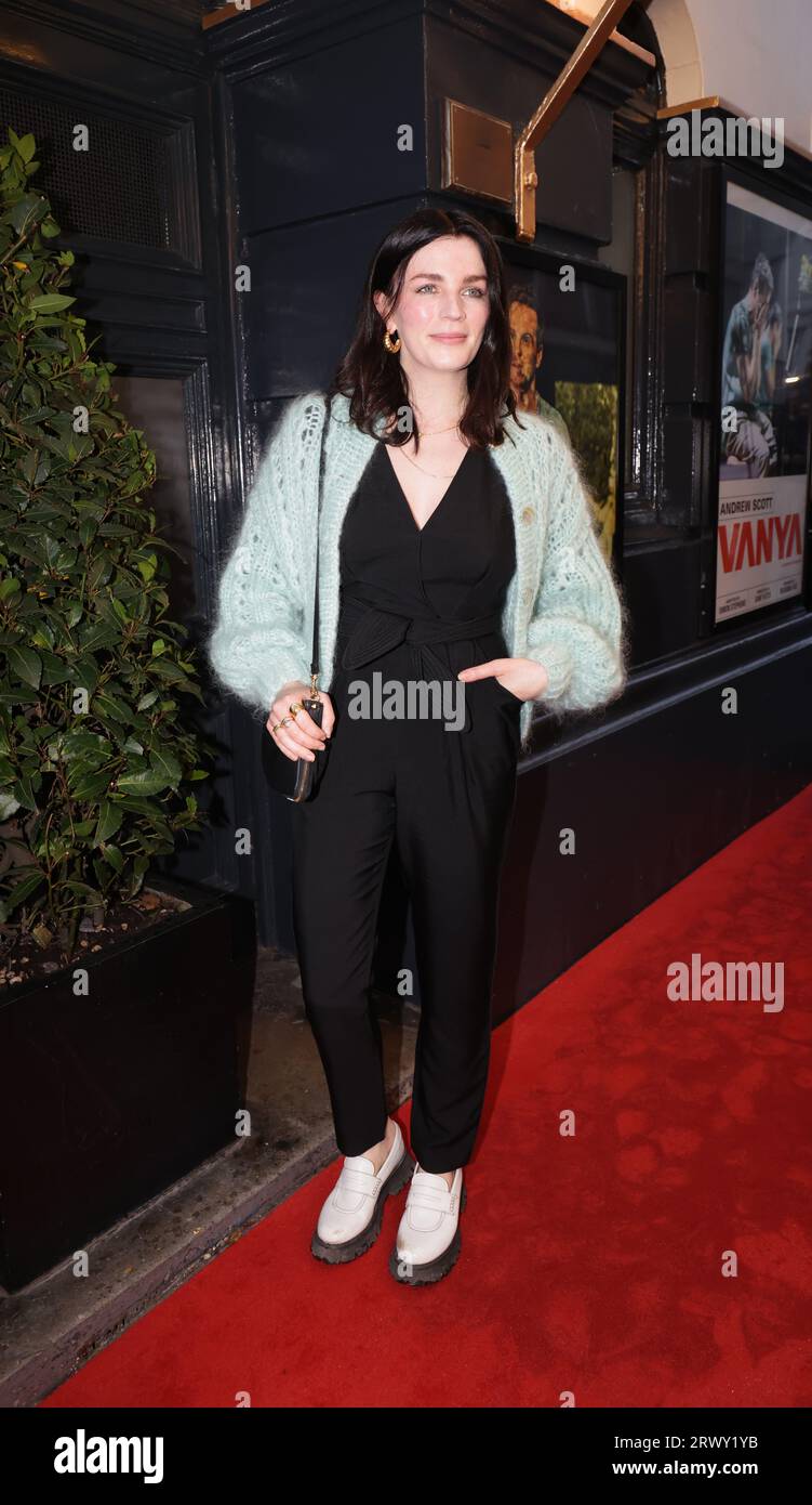 Aisling Bea besuchte die Pressennacht für Vanya im Duke of York's Theatre in London. Bilddatum: Donnerstag, 21. September 2023. Stockfoto