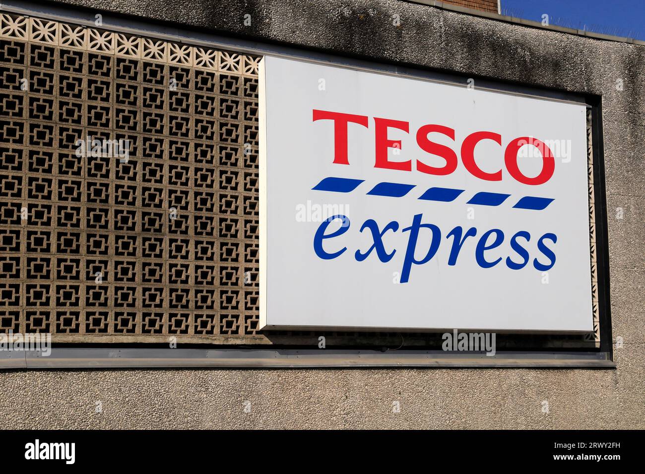Tesco Express-Schild, Cardiff. September 2023 Stockfoto