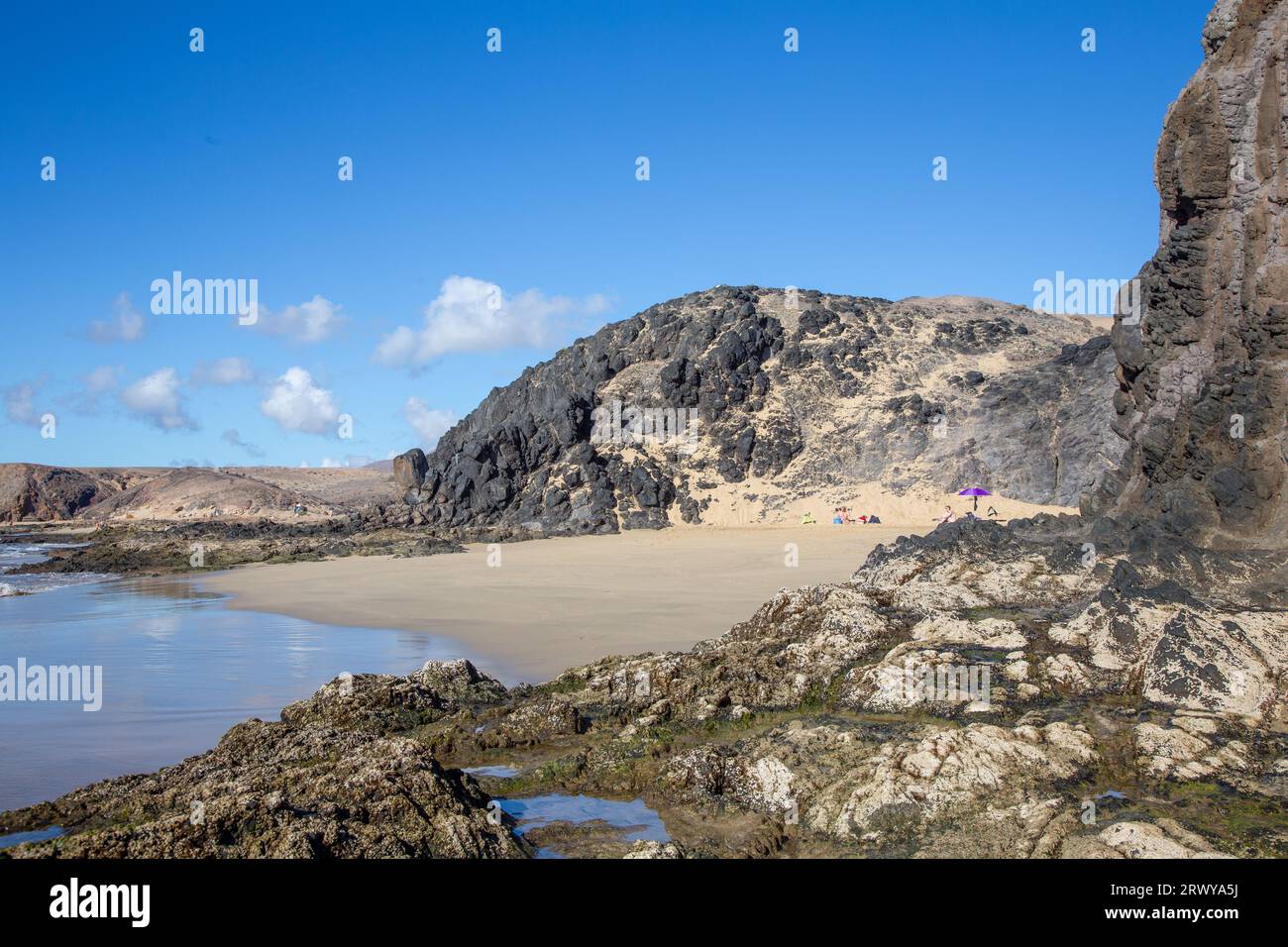 Malerische Papagayo Strände in Playa Blanca, Lanzarote, Spanien. Die Strände sind gesetzlich geschützt. Stockfoto