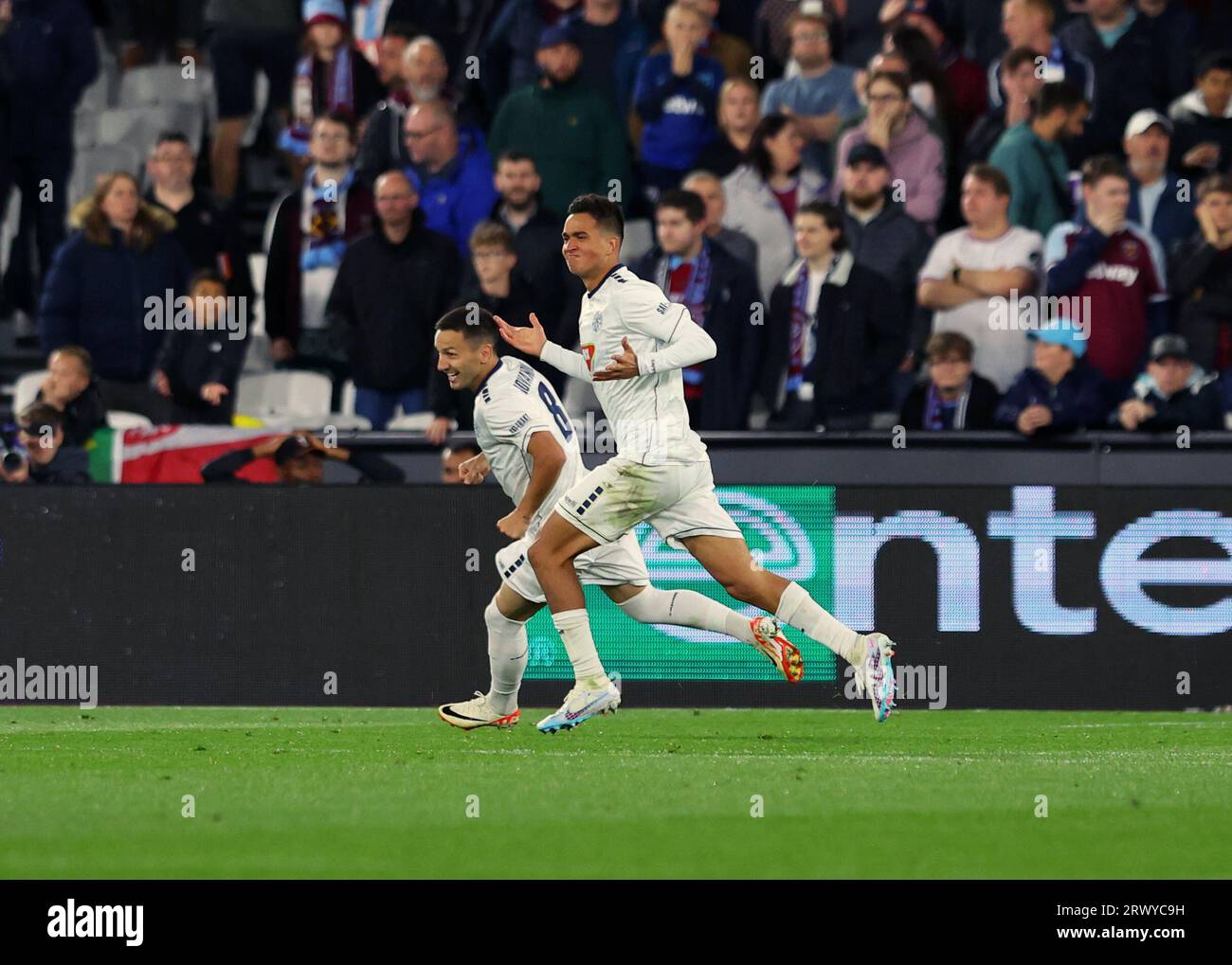 London Stadium, London, Großbritannien. September 2023. Europa League Football, Group Stage, West Ham United gegen Backa Topola; Petar Stanic von FK TSC Backa Topola feiert, nachdem er in der 47. Minute sein erstes Tor erzielt hat, um es 0-1 Credit: Action Plus Sports/Alamy Live News zu schaffen Stockfoto