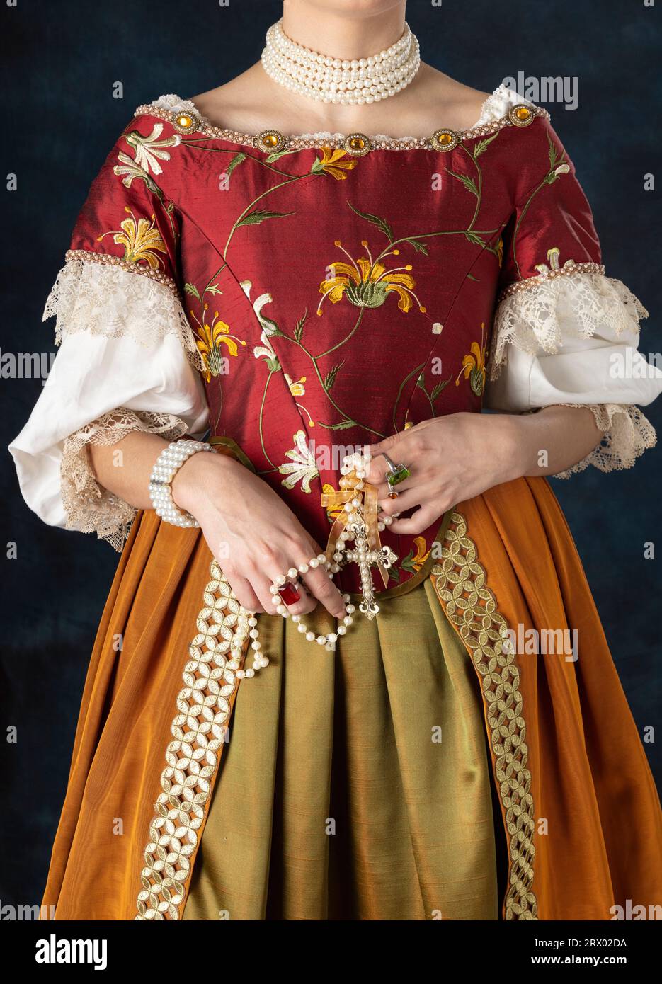 Mieder Renaissance Historische juwelen -Fotos und -Bildmaterial in hoher Auflösung - Seite ...
