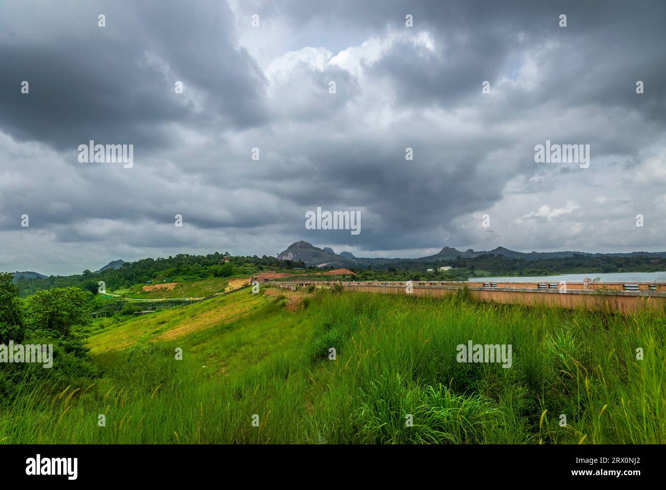 Der Karapuzha-Damm ist eine beliebte Touristenattraktion im Bezirk Wayanad in Kerala, Indien Stockfoto