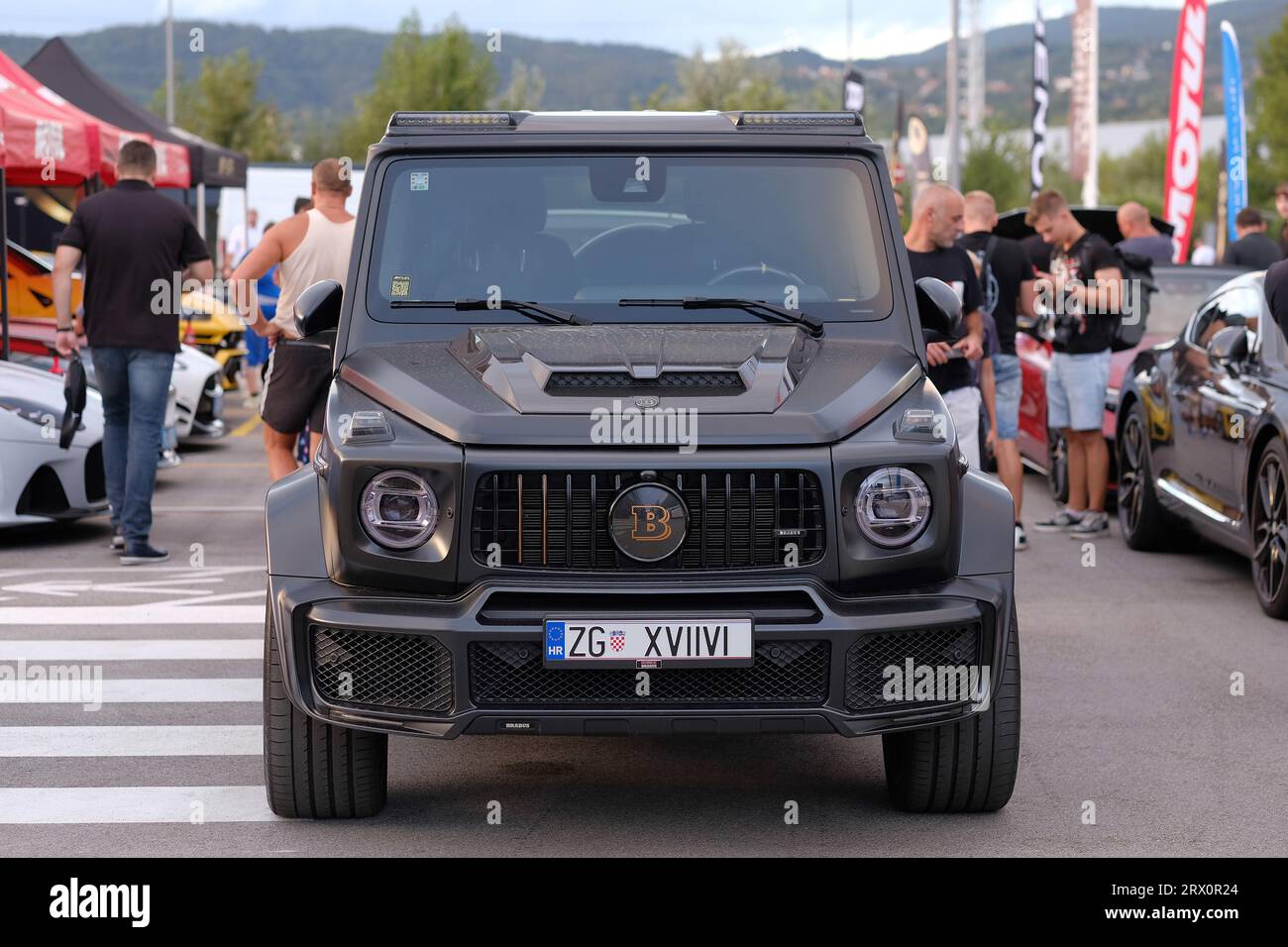 Zagreb, Kroatien. September 2023. Die Veranstaltung Sport Adria fand am 21. Mai in Zagreb, Kroatien, statt. September 2023. Eine einzigartige Veranstaltung, an der Besitzer der luxuriösesten Autos auf dem Markt teilnehmen, wie Lamborghini, Bentley, Aston Martin, Ferrari, McClaren, Jaguar. In Zagreb hatten Autoliebhaber die Gelegenheit, eine Ausstellung von Luxus- und Supersportwagen in limitierter Auflage zu sehen, zu fühlen und aufzunehmen. Foto: Tomislav Miletic/PIXSELL Guthaben: Pixsell/Alamy Live News Stockfoto