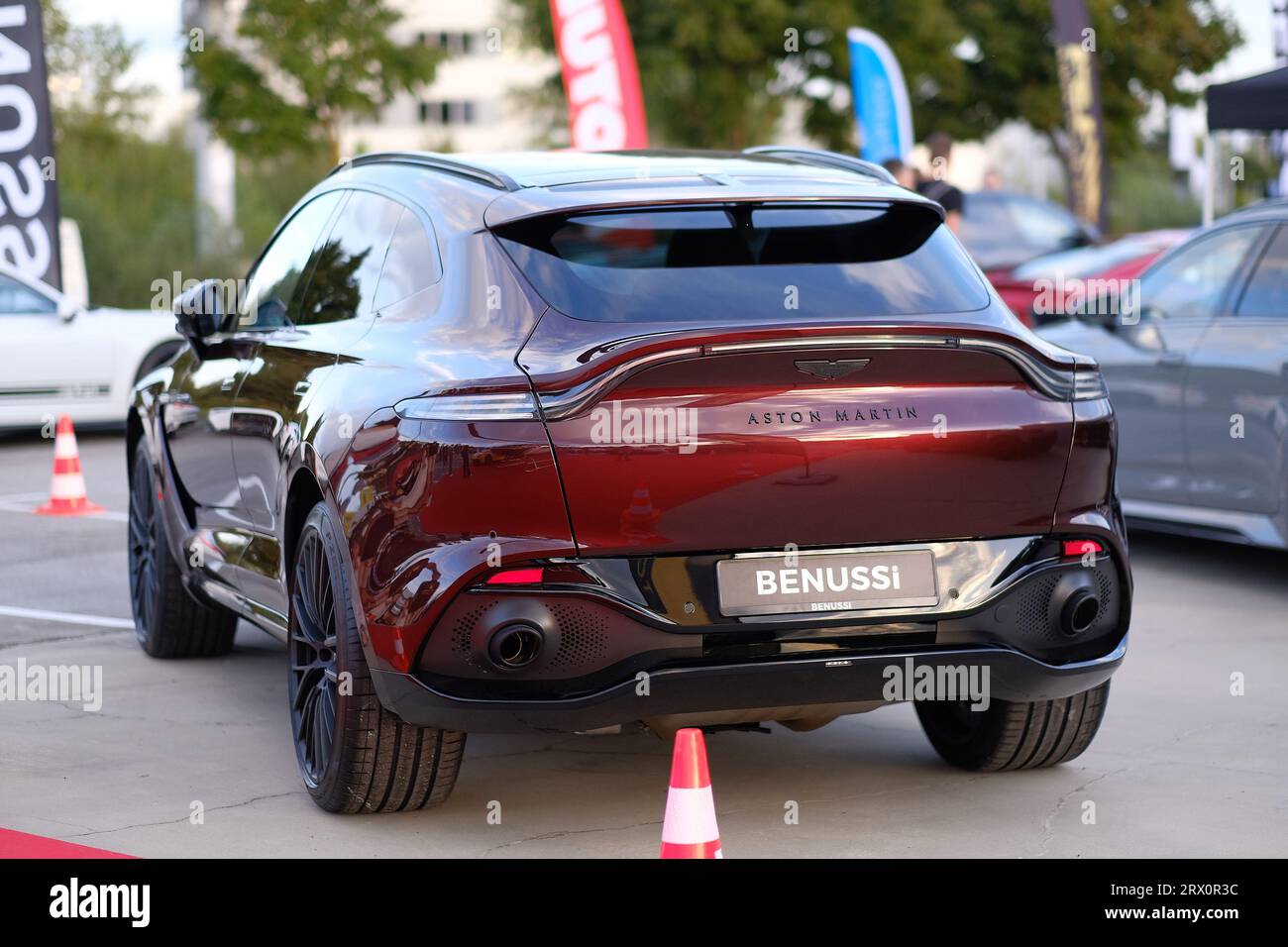 Zagreb, Kroatien. September 2023. Die Veranstaltung Sport Adria fand am 21. Mai in Zagreb, Kroatien, statt. September 2023. Eine einzigartige Veranstaltung, an der Besitzer der luxuriösesten Autos auf dem Markt teilnehmen, wie Lamborghini, Bentley, Aston Martin, Ferrari, McClaren, Jaguar. In Zagreb hatten Autoliebhaber die Gelegenheit, eine Ausstellung von Luxus- und Supersportwagen in limitierter Auflage zu sehen, zu fühlen und aufzunehmen. Foto: Tomislav Miletic/PIXSELL Guthaben: Pixsell/Alamy Live News Stockfoto