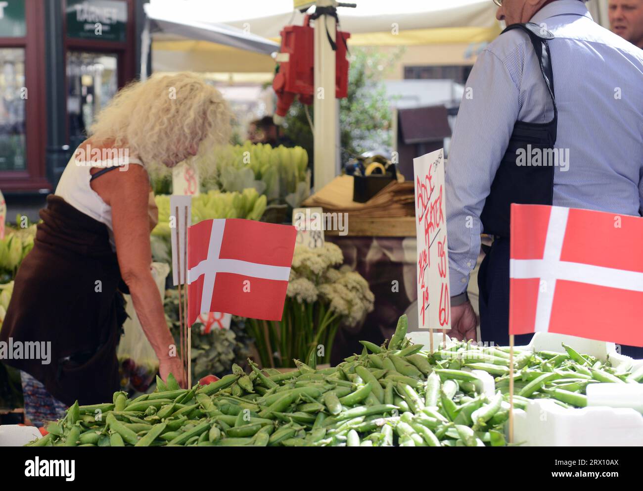 Ein Obst und Blumenhändler auf dem KultorvetPlatz in Kopenhagen