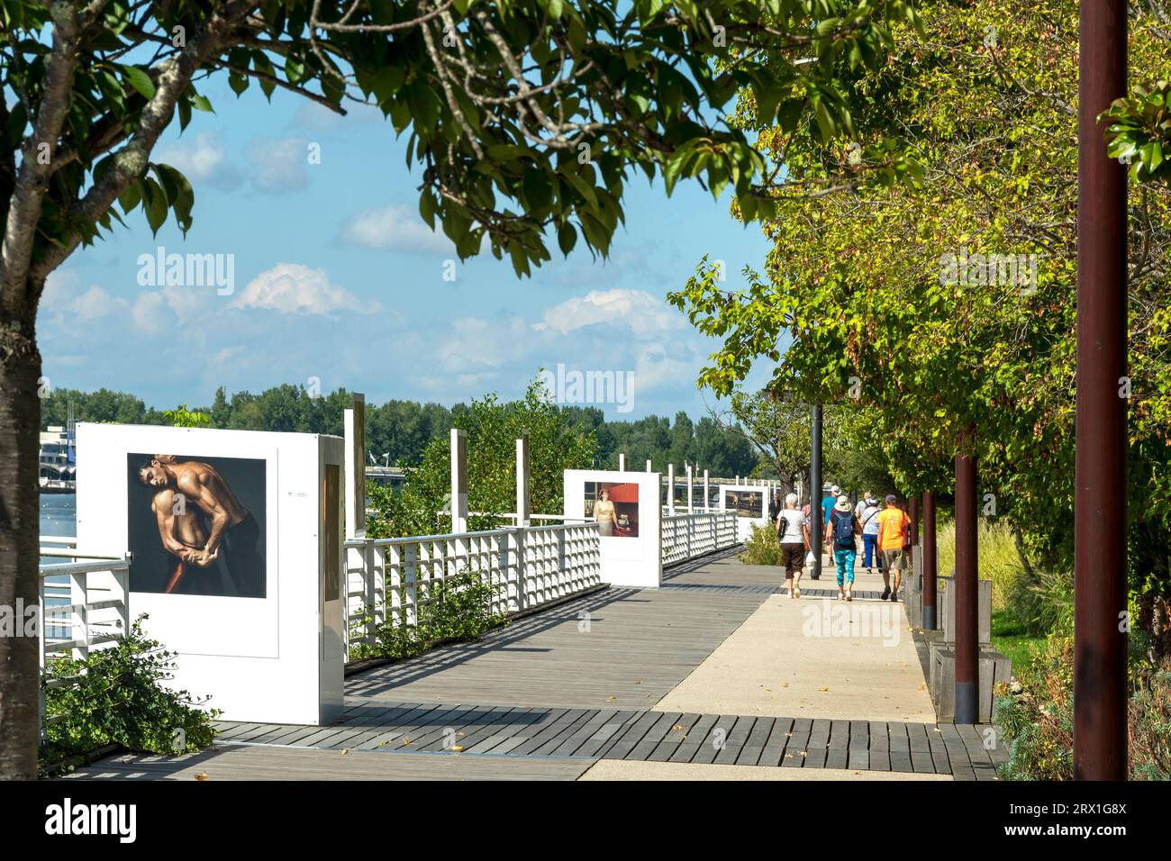 Vichy. Jährliche Fotoausstellung auf der Allier Lake Esplanade. Abteilung Allier. Auvergne-Rhone-Alpes. Frankreich Stockfoto
