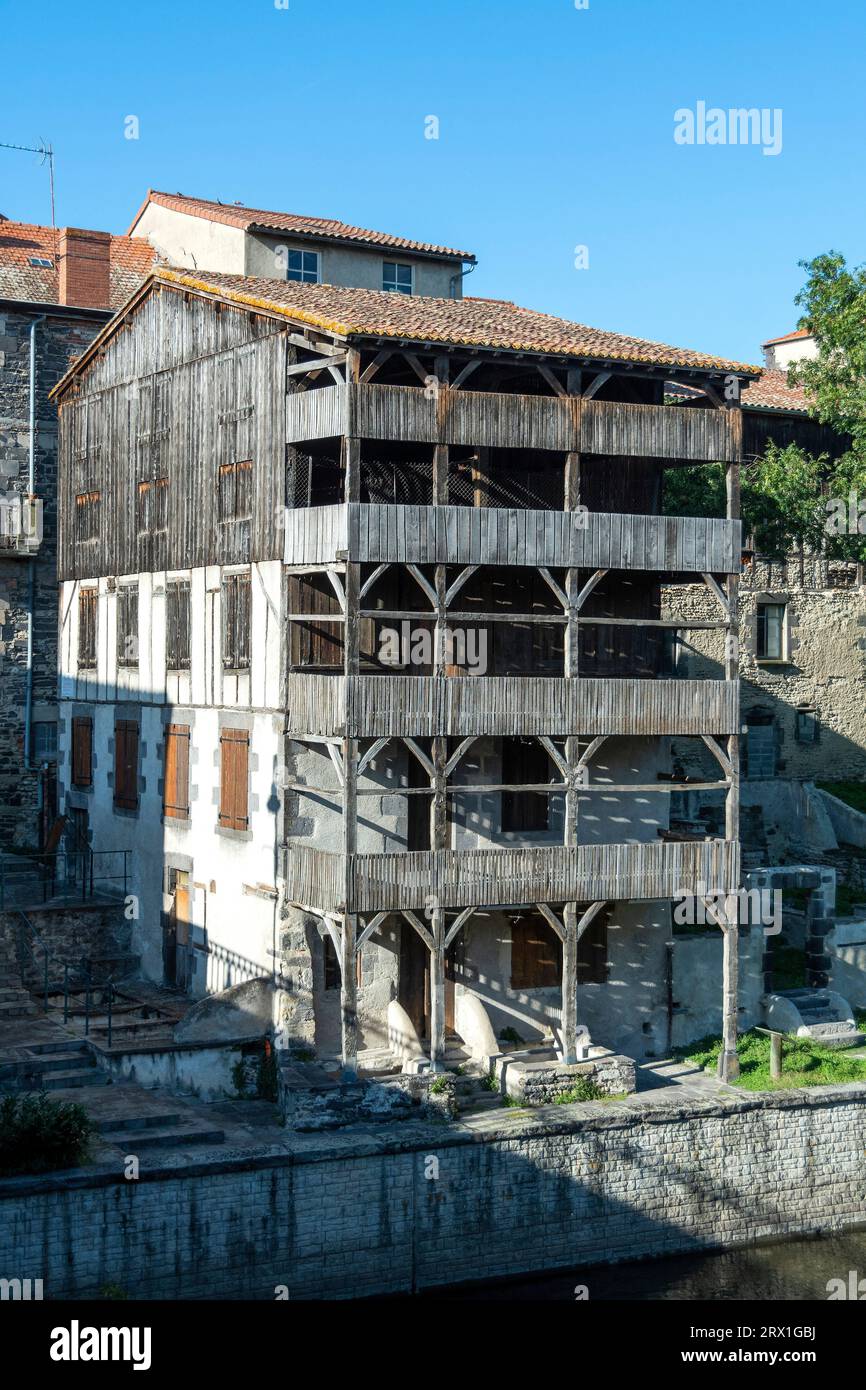 Maringues. Die Grande Tannerie wurde bis 1879 betrieben und ist als historisches Monument gelistet. Das Departement Puy de Dome. Auvergne-Rhone-Alpes. Frankreich Stockfoto