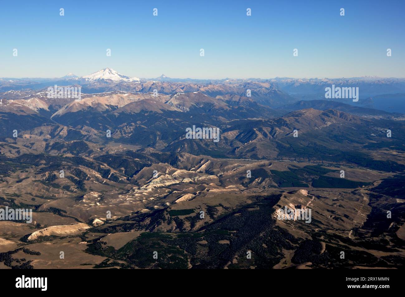 Luftaufnahme der Patagonischen Berge mit Cerro Tronador, Bariloche, Patagonien, Argentinien Stockfoto