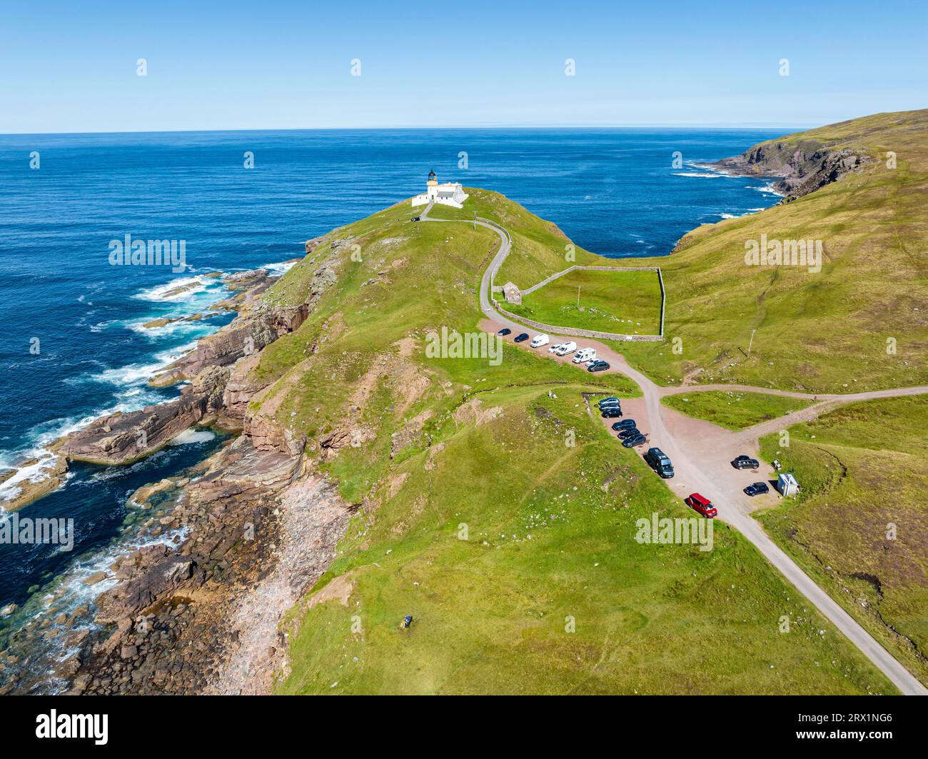 Luftaufnahme des Leuchtturms in Stoer Head, County Sutherland, Schottland Großbritannien Stockfoto