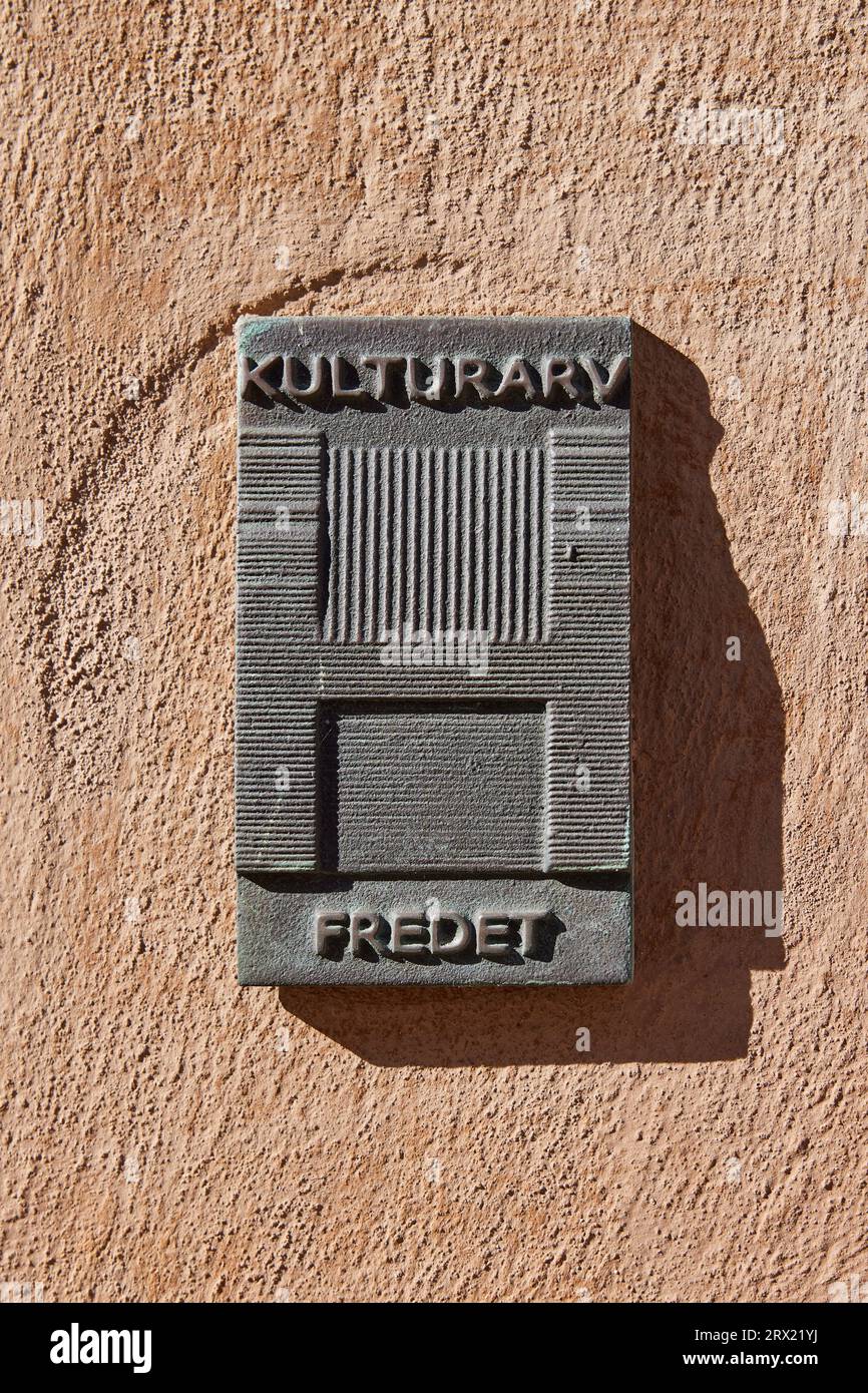 „Kulturarv, Fredet“, Plakette von Bygnings Frednings Foreningen BYFO für denkmalgeschützte Gebäude; Dänemark Stockfoto