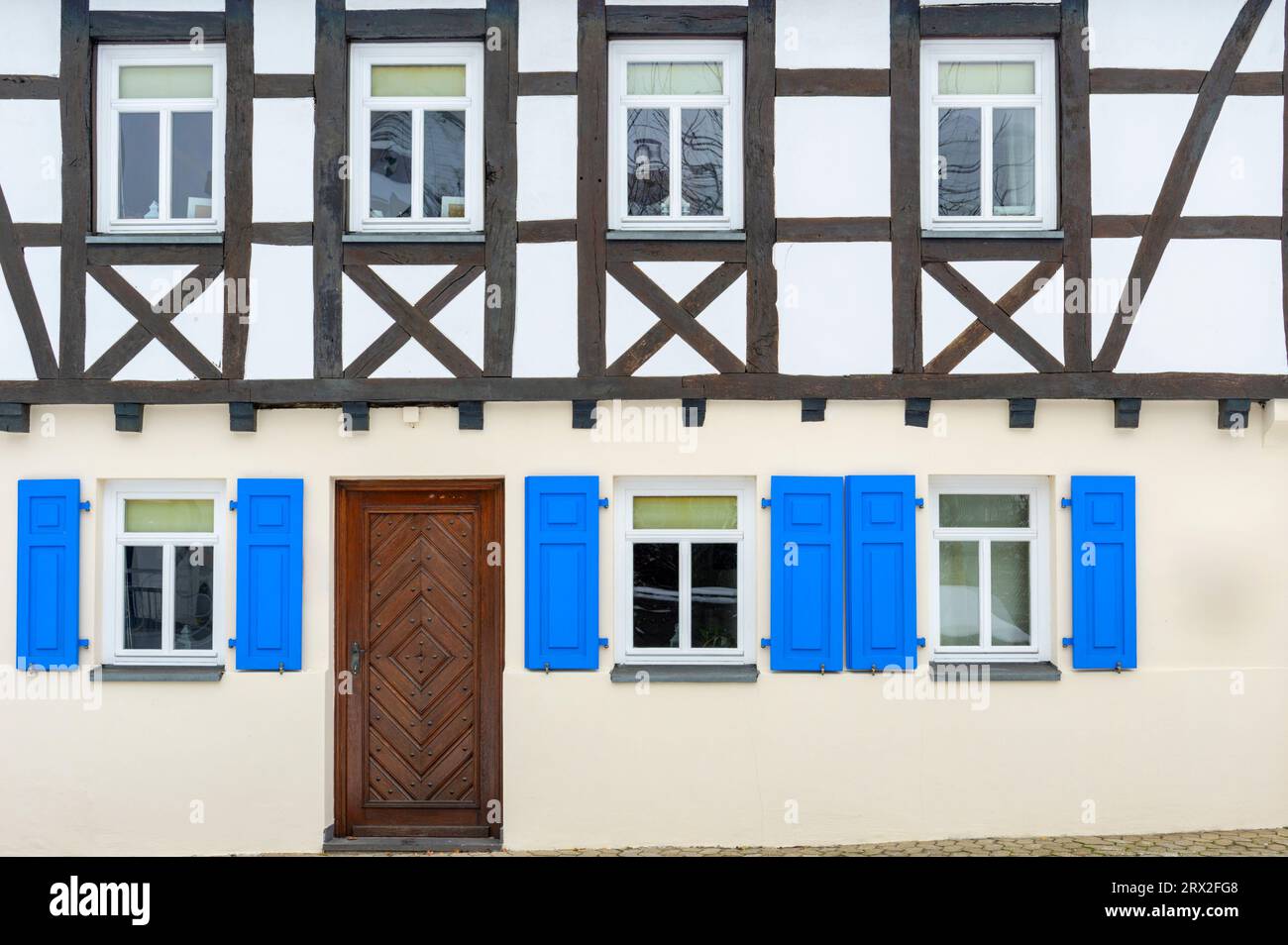 Eine typische deutsche Fachwerkfassade, Moesel, Deutschland. Stockfoto