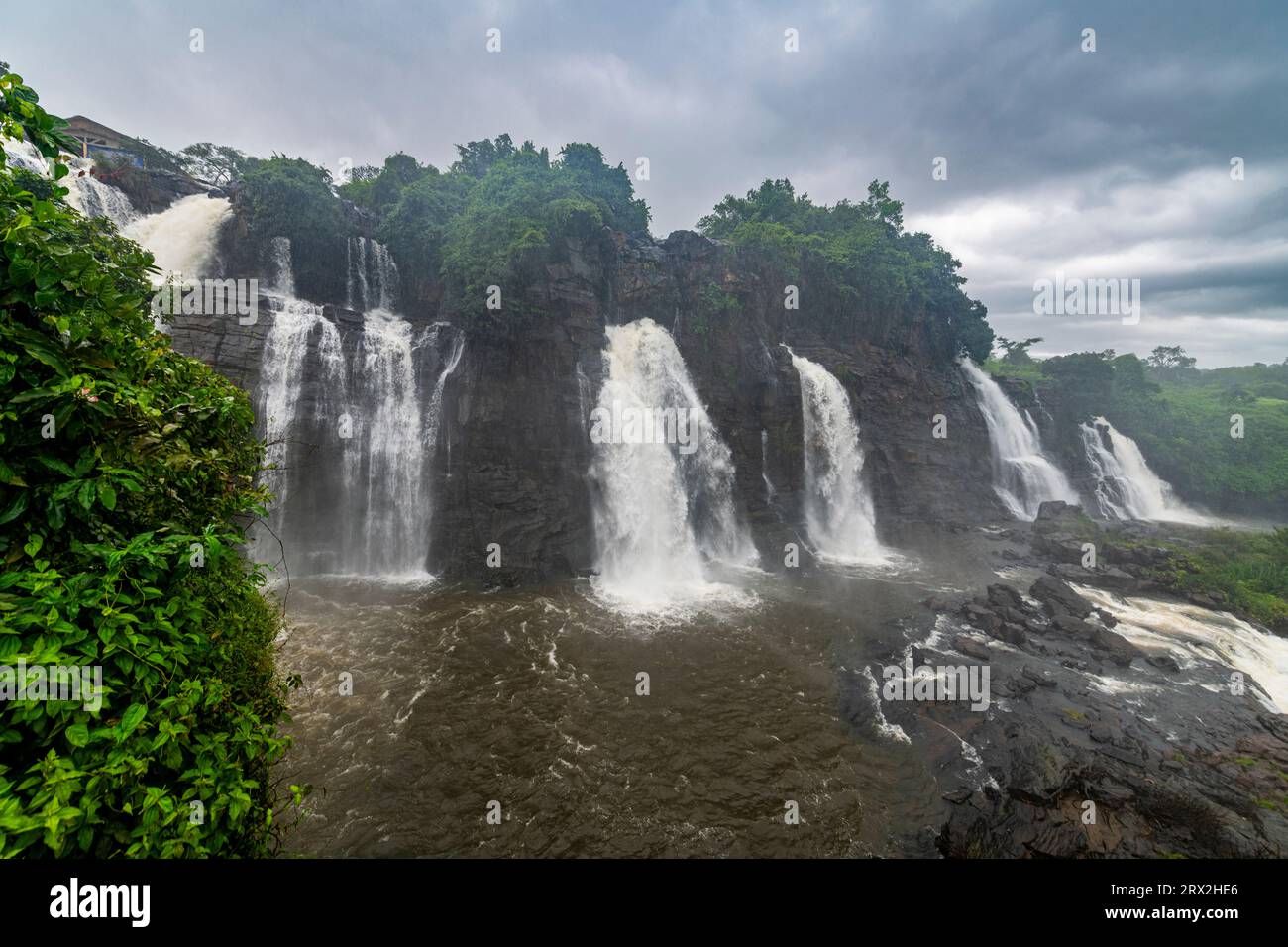 Brüllende Boali Falls (Chutes de Boali), Zentralafrikanische Republik, Afrika Stockfoto