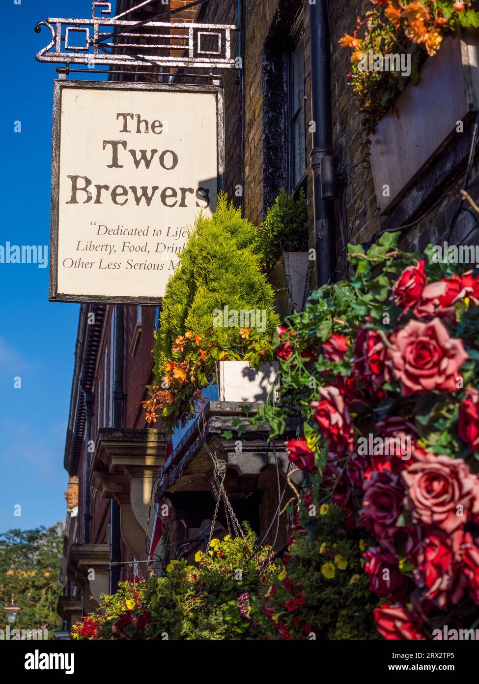 The Two Brewers, Pub Sign, Windsor, Berkshire, England, UK, GB. Stockfoto