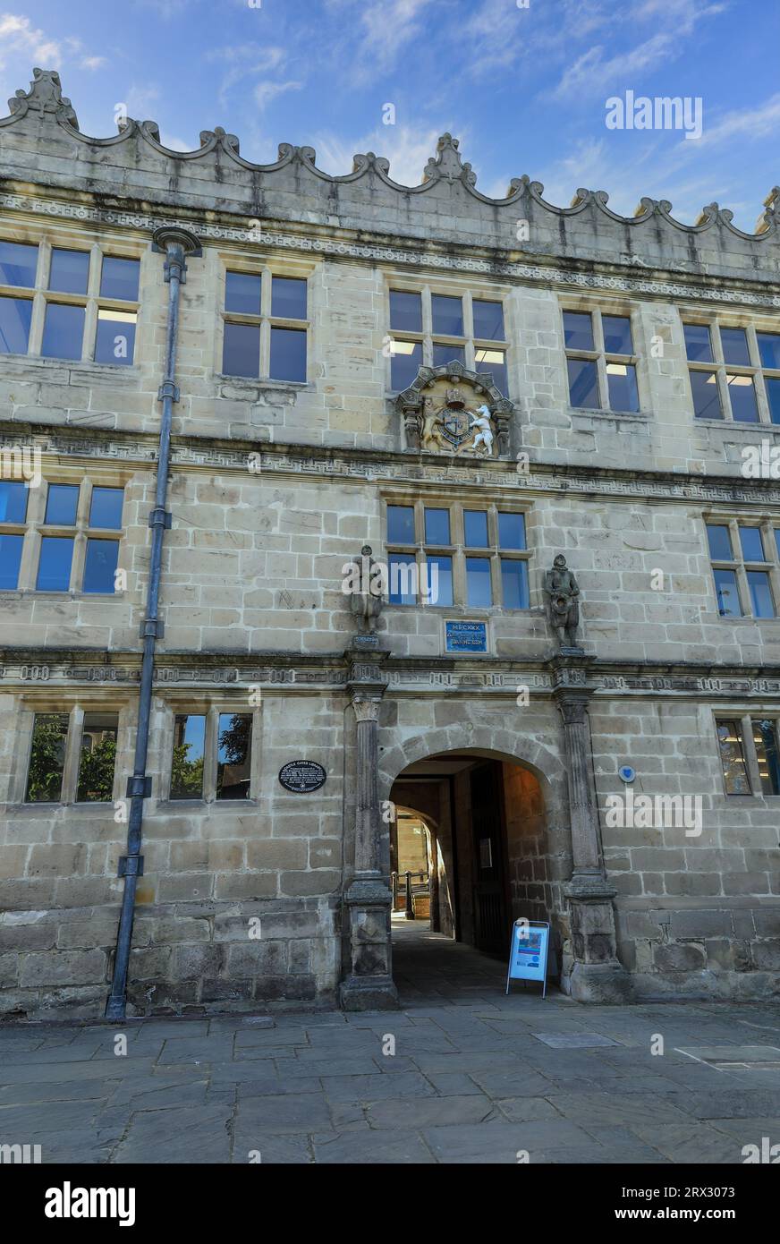 Der Eingang zur Shrewsbury Library, früher Shrewsbury School, Shrewsbury, Shropshire, England, UK Stockfoto