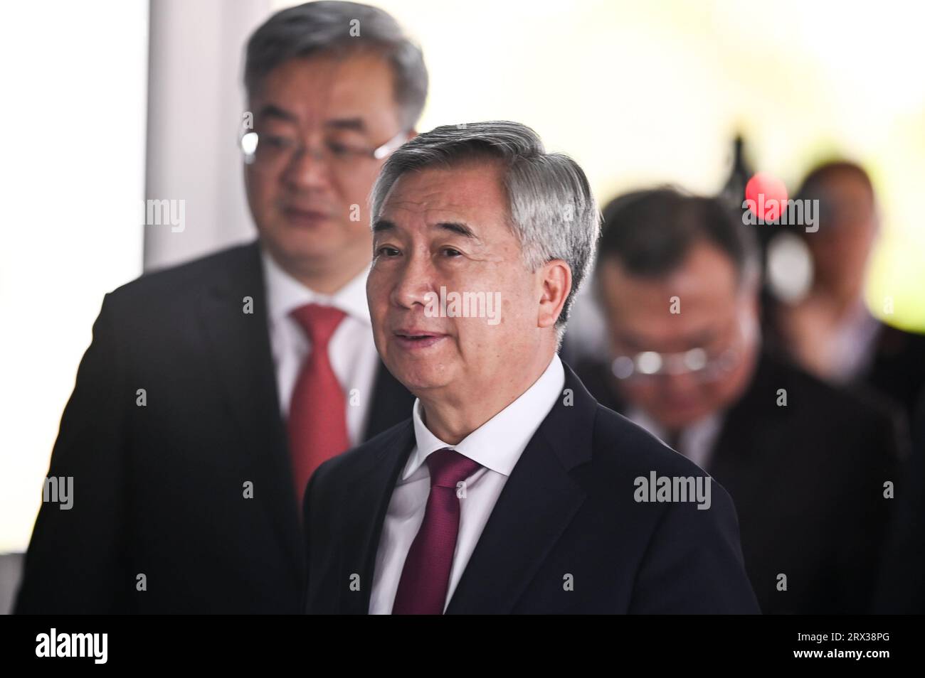 Brasília, DF - 22.09.2023: LULA RECEBE PARTIDO COMUNISTA CHINÊS - Foto: Li Xi Mitglied der Kommunistischen Partei Chinas kommt zu einem Treffen mit Präsident Lula. An diesem Freitag (22) empfängt Präsident Lula Li Xi, Mitglied des Ständigen Komitees des Politbüros und Sekretär der Zentralkommission für Disziplinarinspektion des Komitees der Kommunistischen Partei Chinas, zu einem Treffen in Palácio do Planalto. (Foto: Ton Molina/Fotoarena) Stockfoto