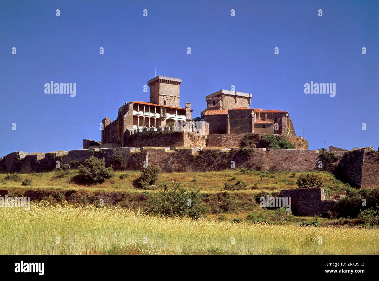 EXTERIEUR DEL CASTILLO - FEINSCHLIFF S XV EN LOS AÑOS 60. LAGE: CASTILLO DE MONTERREY. MONTERREY-VERIN. Orense. SPANIEN. Stockfoto