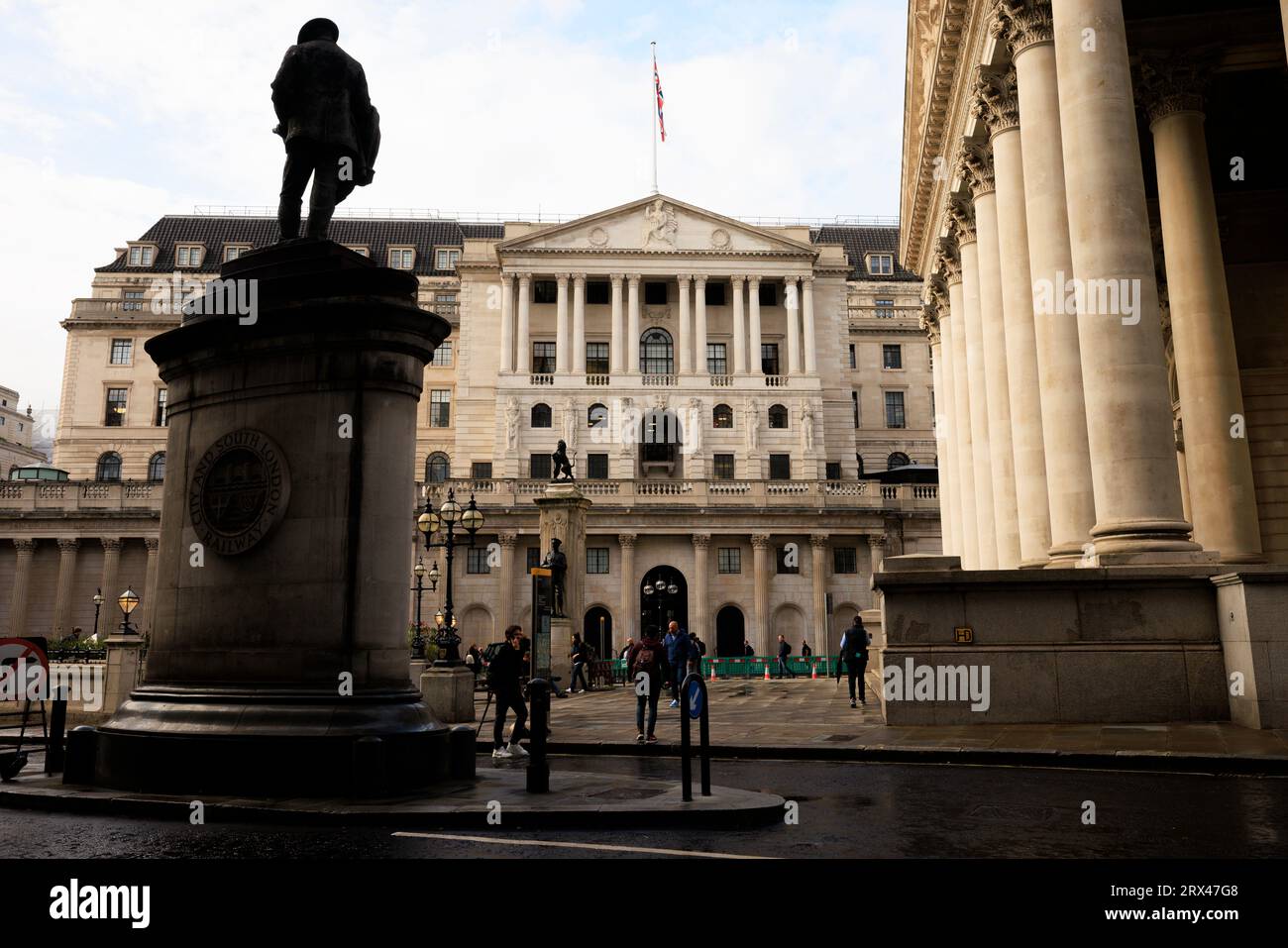 Bank of England, Bank Junction, neben der Royal Exchange in der City of London. Stockfoto