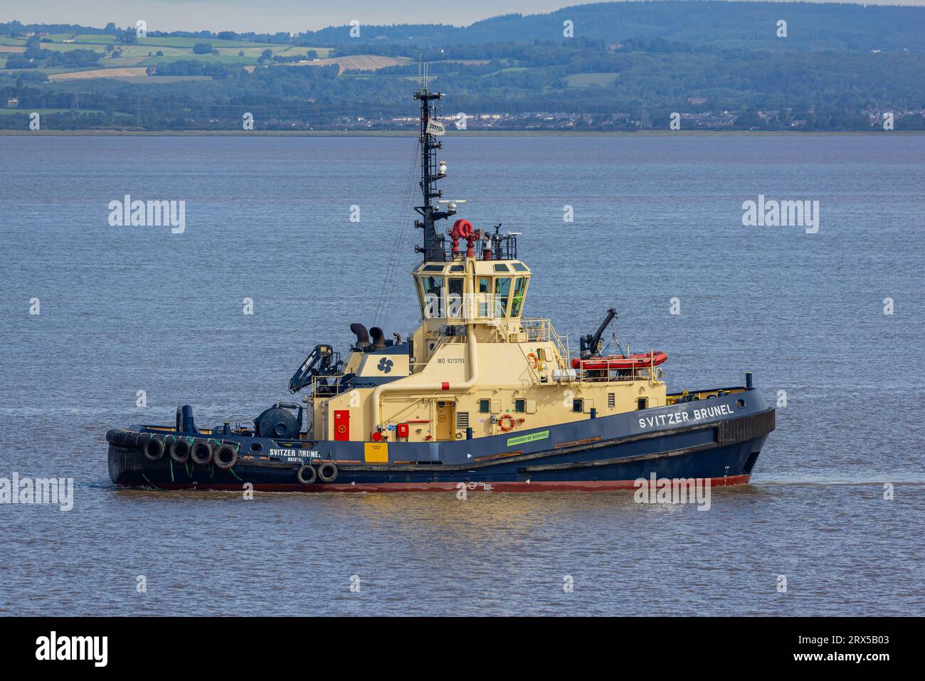 Schlepper Svitzer Brunel wartet auf das Schiff, um es in die Royal Portbury Docks zu führen Stockfoto