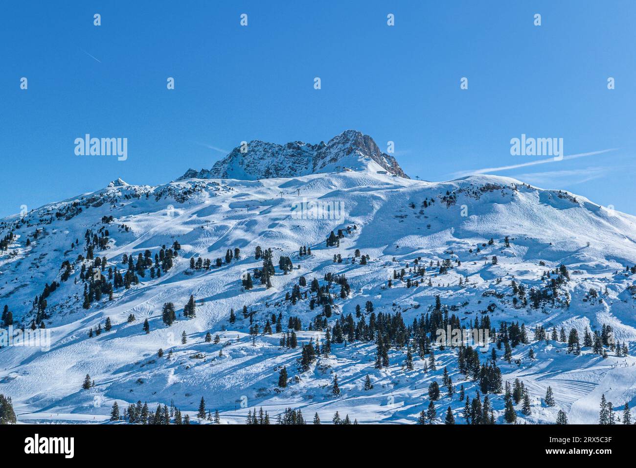 Fantastischer Wintertag rund um den Hochtannbergpass im Arlberg zwischen Schröcken und Warth Stockfoto