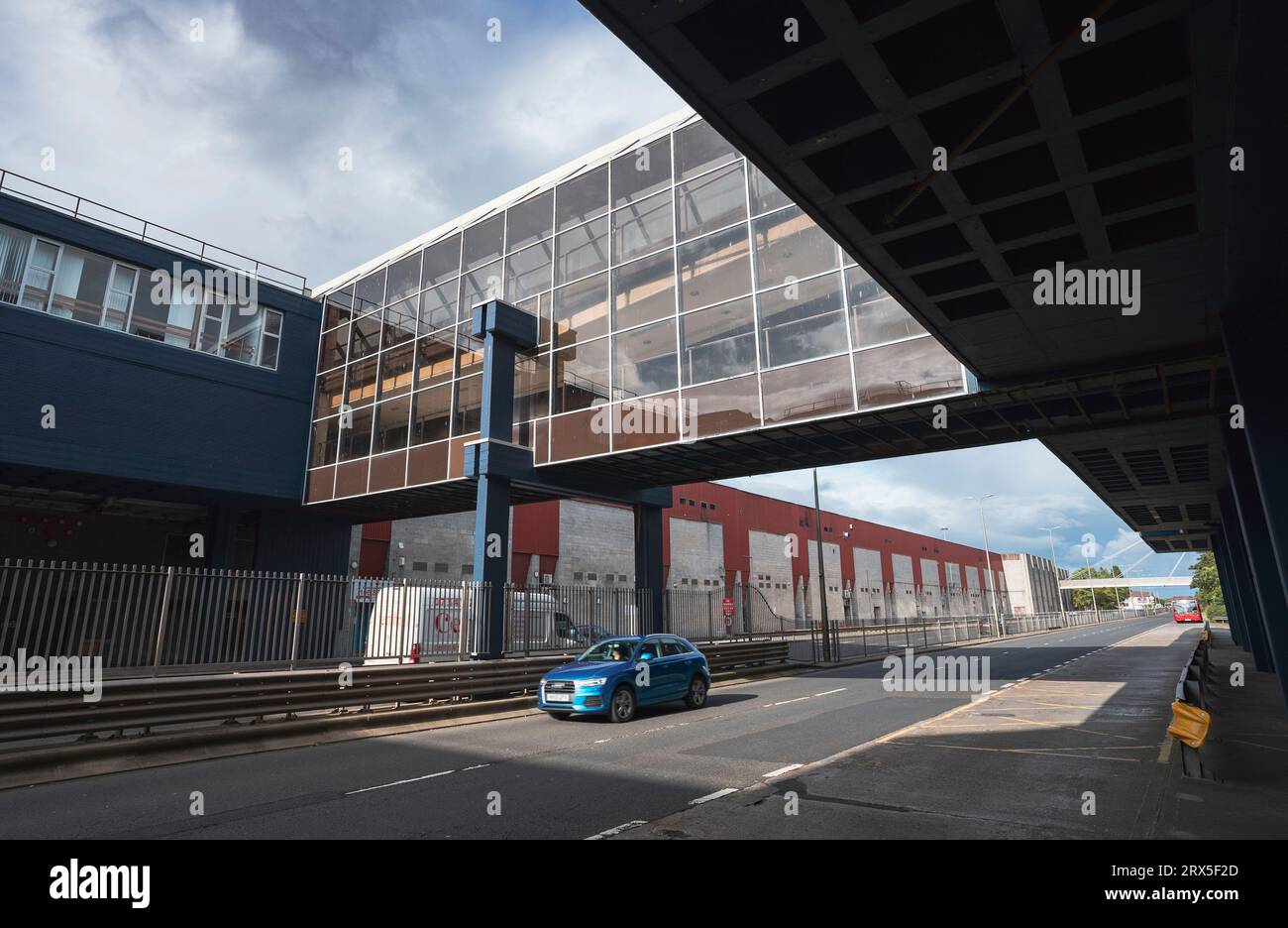 Außenansicht der Architektur des Einkaufszentrums Centre Cumbernauld im Stadtzentrum von Cumbernauld, North Lanarkshire, Schottland, Großbritannien Stockfoto