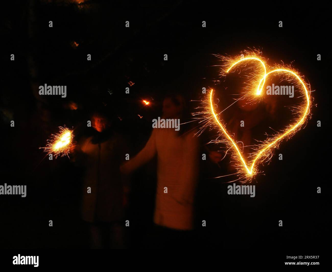 Heart of Sparkler Light, Silvester in Berlin Stockfoto