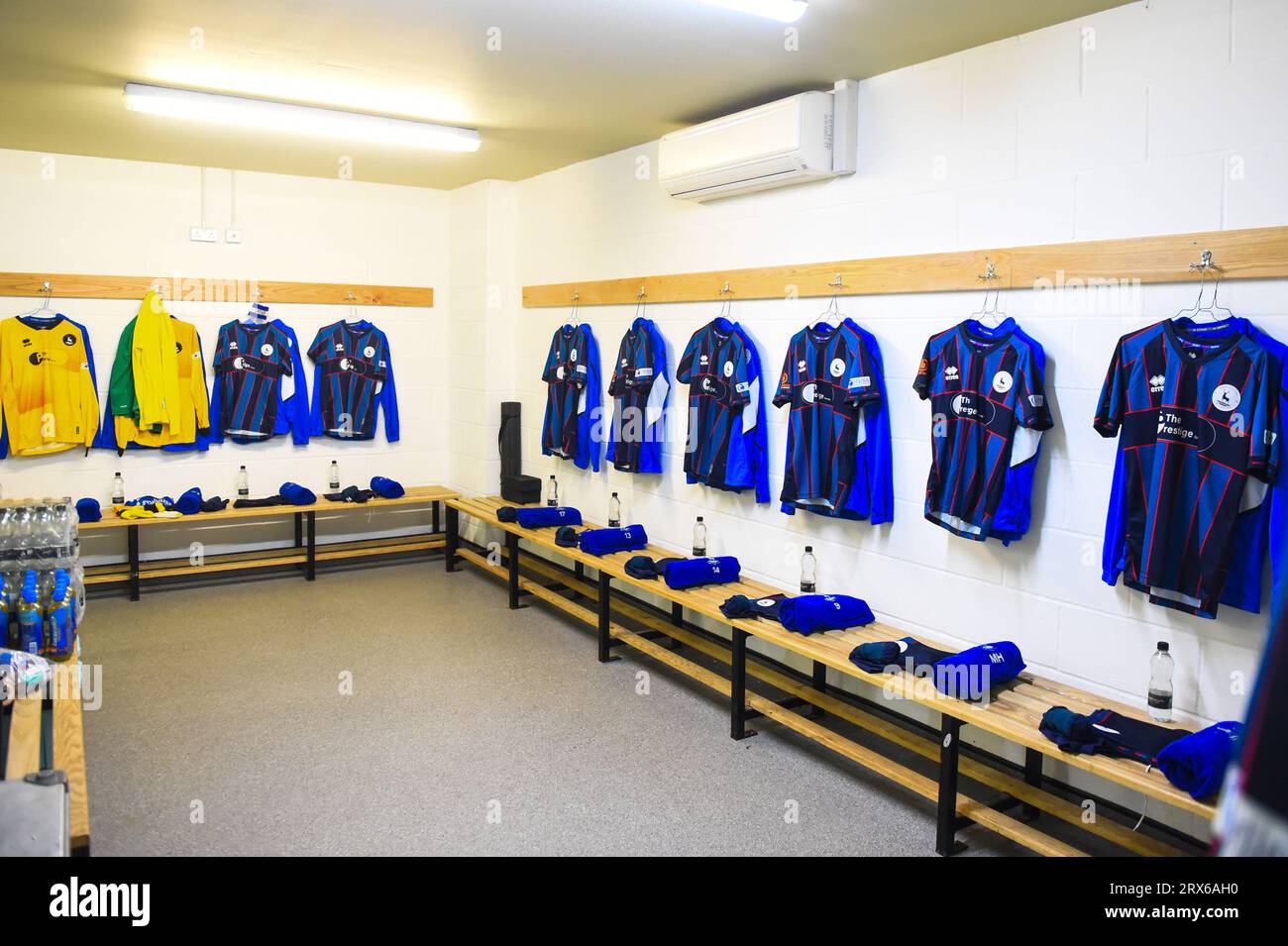 Wechselnde Sicht auf die Zimmer während des Spiels der Vanarama National League zwischen Dagenham und Redbridge und Hartlepool United im London Borough of Barking und Dagenham Stadium, London am Samstag, den 23. September 2023. (Foto: Kevin Hodgson | MI News) Credit: MI News & Sport /Alamy Live News Stockfoto