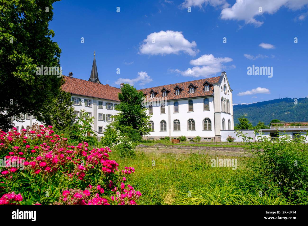Österreich, Vorarlberg, Bregenz, Landesstift Wettingen-Mehrerau im Sommer Stockfoto