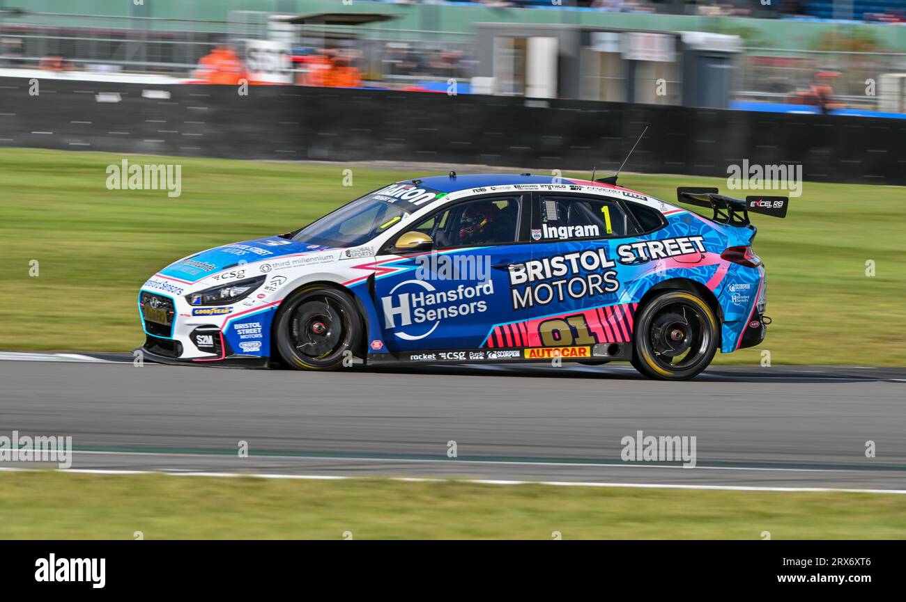 Towcester, Großbritannien. September 2023. Silverstone, Großbritannien am 23. September 2023. Tom Ingram, Bristol Street Motors mit EXCELR8 TradePriceCars.com, Hyundai i30N während der Kwik Fit British Touring Car Championships (BTCC) in Silverstone, Towcester, Northamptonshire, UK am 23. September 2023. LFP/Alamy Live News Stockfoto