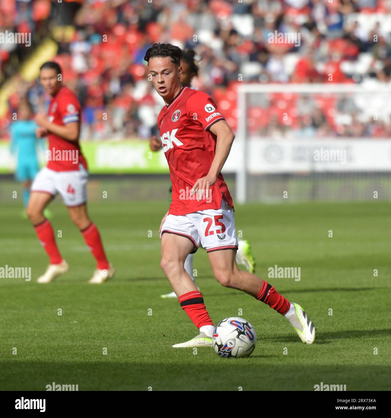 London, England. September 2023. Louie Watson von Charlton Athletic während des Sky Bet EFL League One Matches im Valley gegen Wycombe Wanderers. Kyle Andrews/Alamy Live News Stockfoto