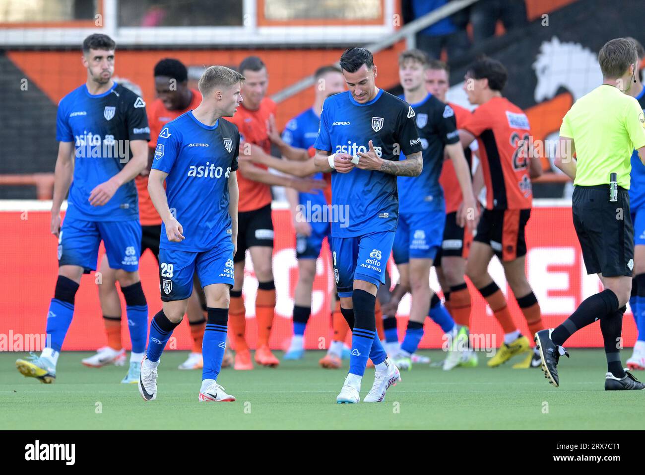 VOLENDAM – Emil Hansson von Heracles Almelo und Mario Engels von Heracles Almelo während des niederländischen Eredivisie-Spiels zwischen dem FC Volendam und Heracles Almelo im Kras-Stadion am 23. September 2023 in Volendam, Niederlande. ANP GERRIT VAN COLOGNE Stockfoto