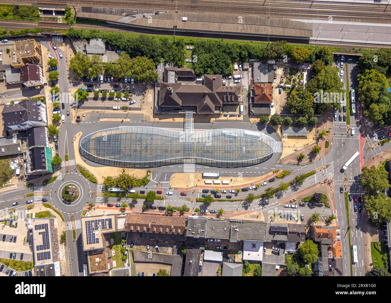 Luftaufnahme, Busbahnhof und futuristisches Dach am Konrad-Adenauer-Platz, Baukau, Herne, Ruhrgebiet, Nordrhein-Westfalen, Deutschland, DE, Europa, Verkehr Stockfoto