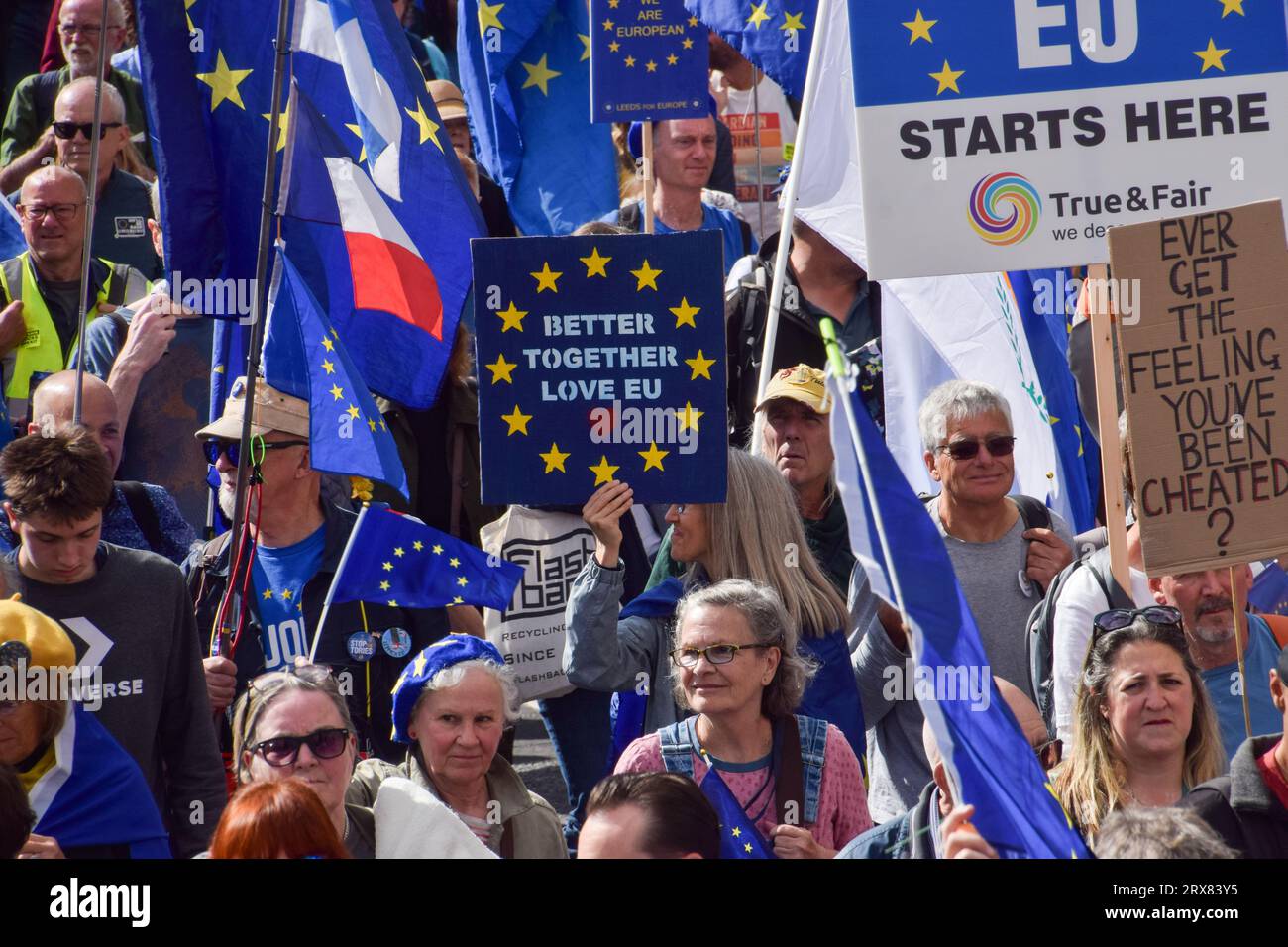 London, Großbritannien. September 2023. Tausende von Anti-Brexit-Demonstranten nahmen an der Nationalen Wiederantrittsmarsch im Zentrum Londons Teil und forderten, dass das Vereinigte Königreich wieder der EU Beitritt. Quelle: Vuk Valcic/Alamy Live News Stockfoto