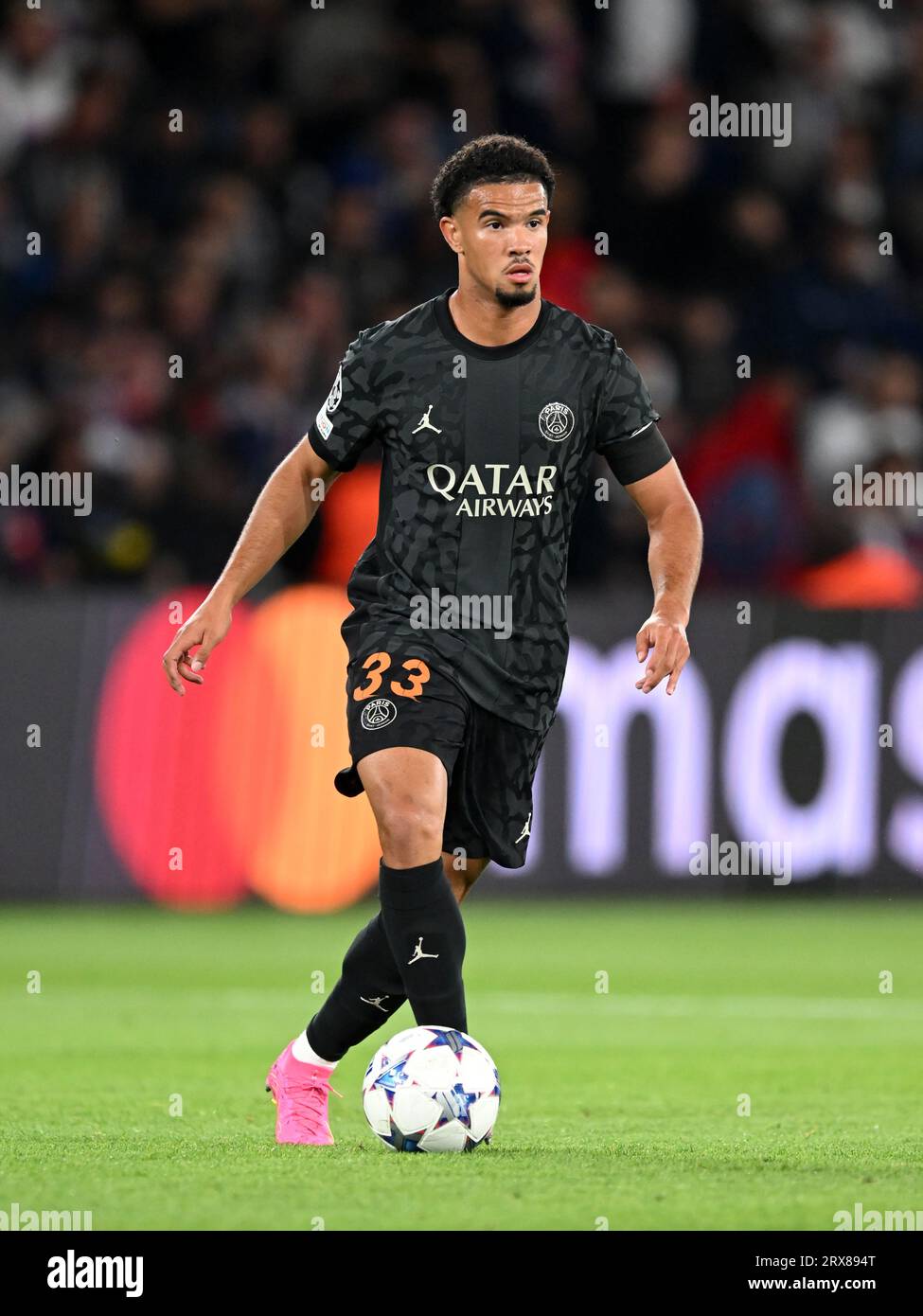 PARIS Warren Zaire Emery Aus Paris Saint Germain W hrend Des UEFA paris-warren-zaire-emery-aus-paris-saint-germain-w-hrend-des-uefa