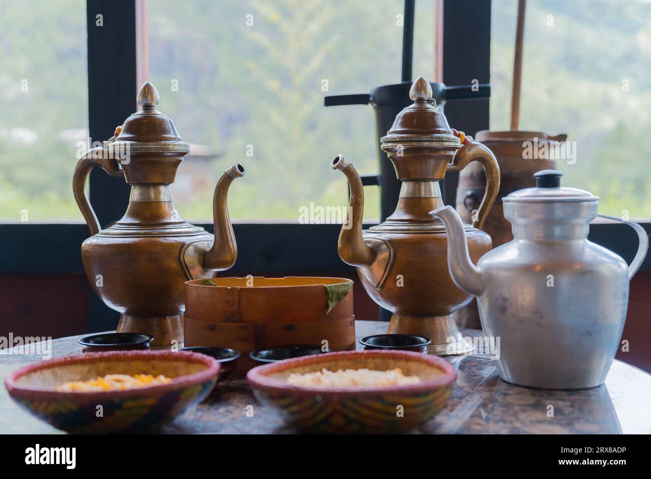 Traditionelle Teekannen aus Messing Stockfoto