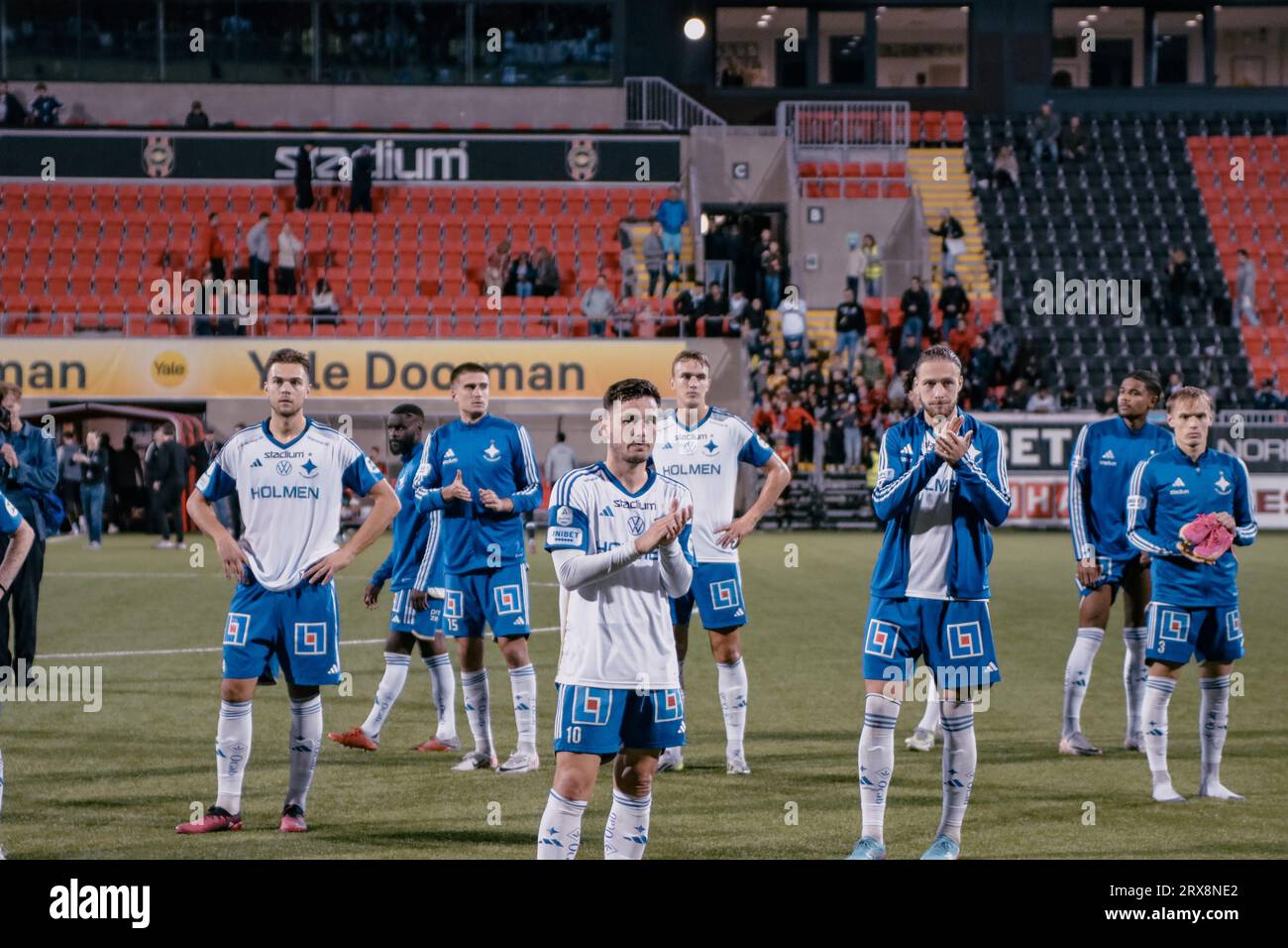 Stockholm, Schweden, 09 23 2023, Allsvenskan, IFK Norrköping Team besucht Fans nach dem Spiel Credit: Daniel Bengtsson/Alamy Live News Stockfoto