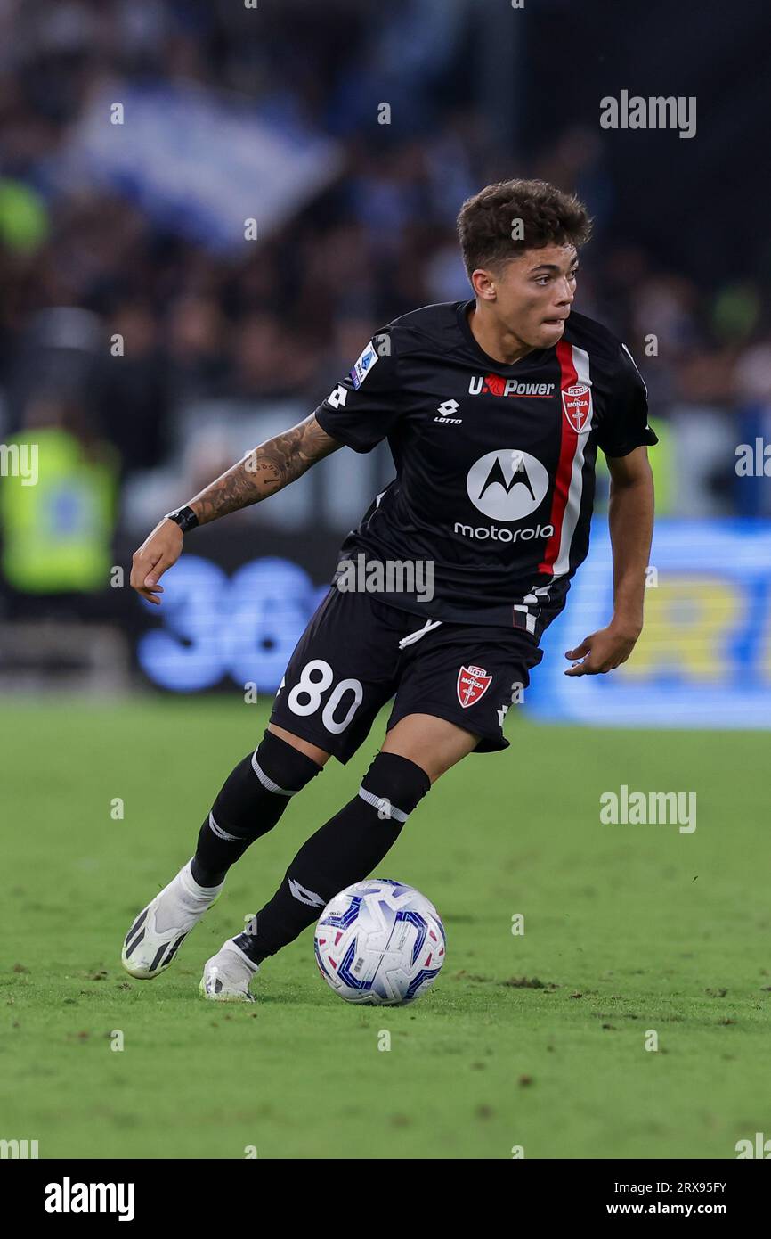 Monzas italienischer Stürmer Samuele Vignato kontrolliert den Ball