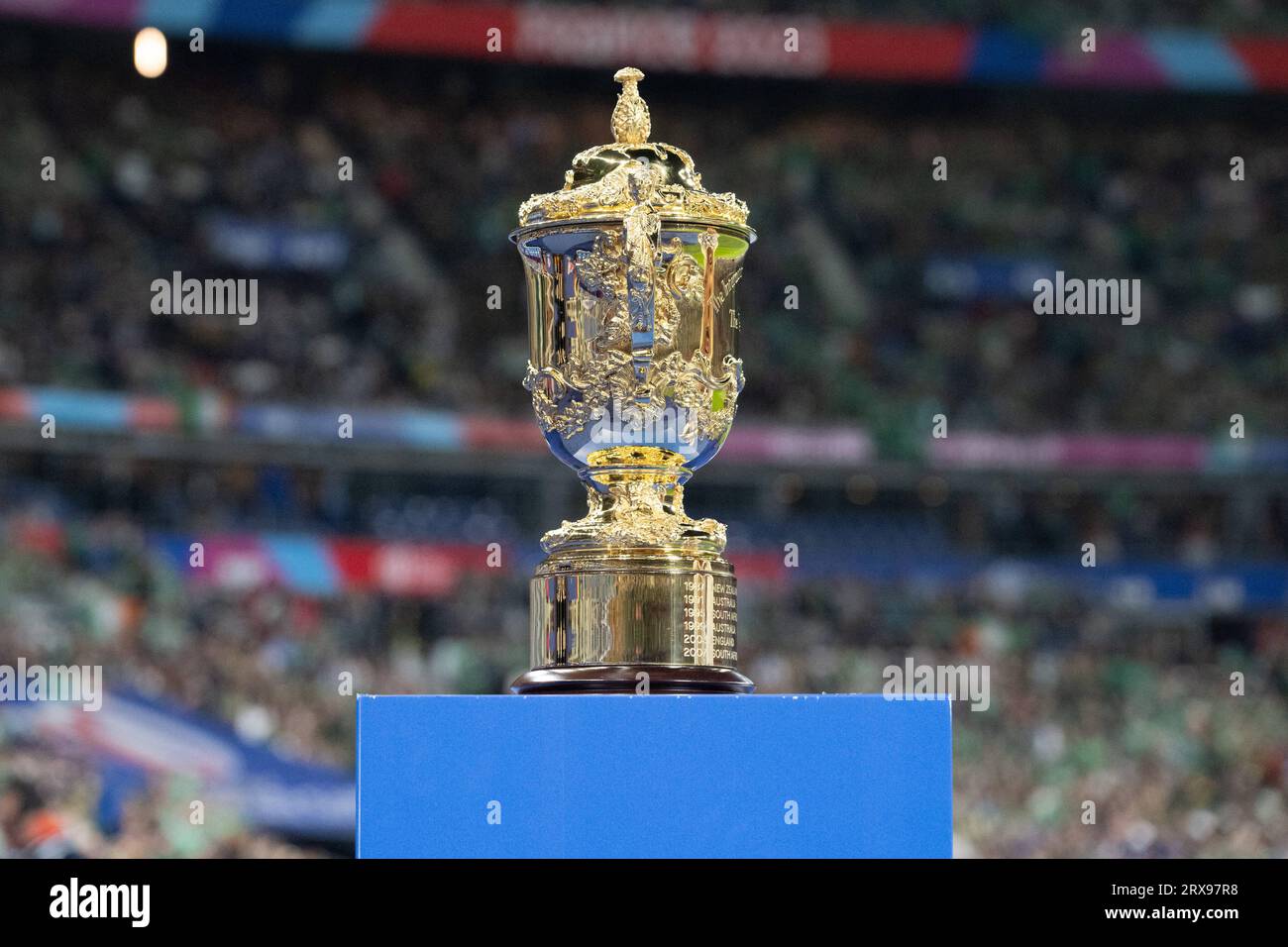 William Webb Ellis Trophy vor der Rugby-Weltmeisterschaft in Frankreich. , . In Paris, Frankreich. Foto: David Niviere/ABACAPRESS.COM Abaca Press/Alamy Live News Stockfoto