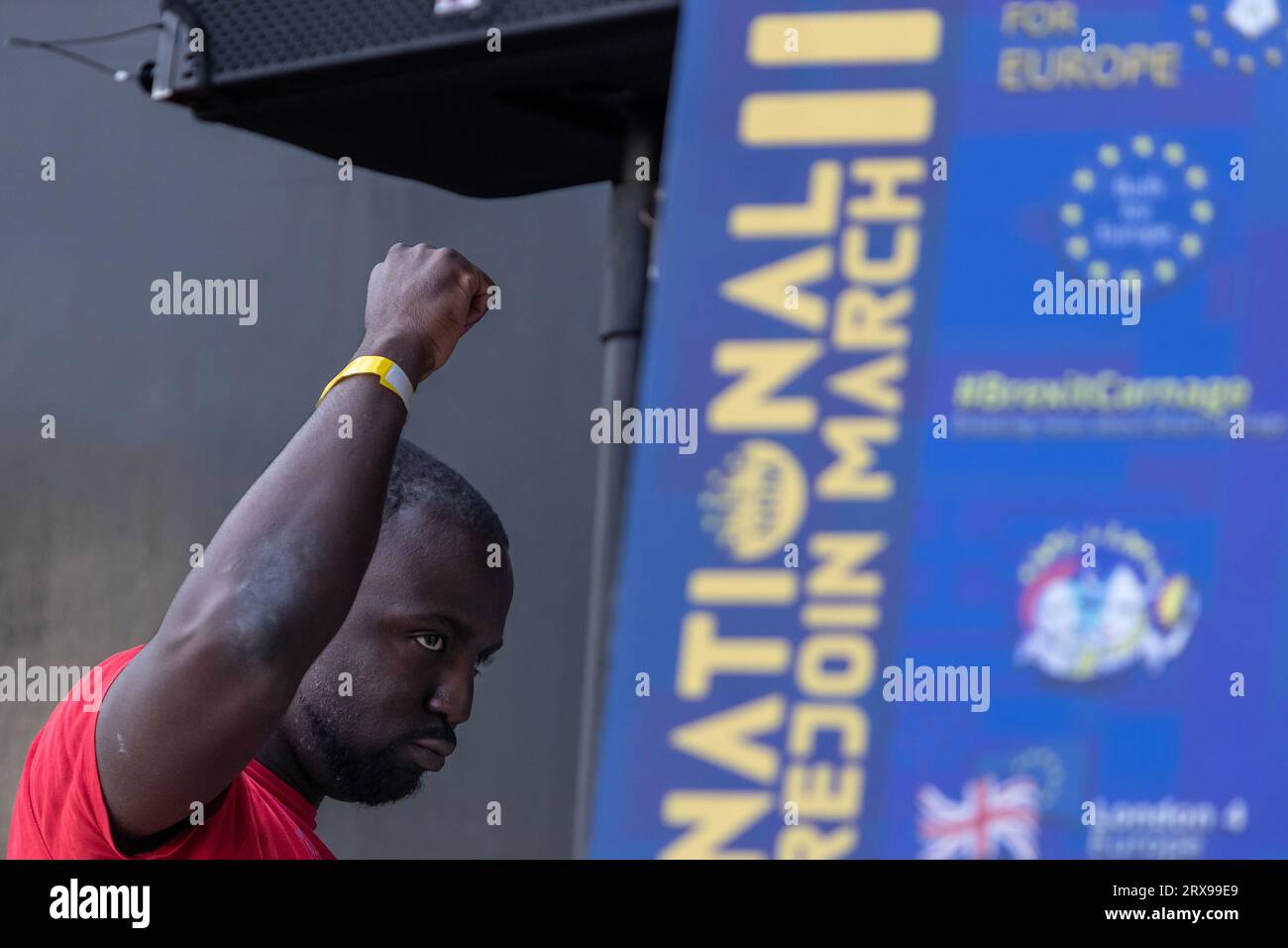 London, Großbritannien. September 2023. Demonstranten nehmen am National Rejoin March von der Park Lane zum Parliament Square in London Teil. Der Protest unterstützt den Wiedereintritt Großbritanniens in die Europäische Union. Abdullah Bailey/Alamy Live News Stockfoto