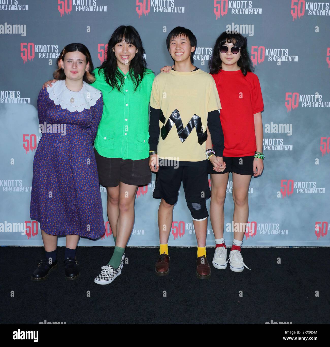 Buena Park, USA. September 2023. Das Linda Lindas kommt am Samstag, den 23 2023. September 50, im Knotts Berry Farm Hotel in Buena Park, CA an. (Foto: Juan Pablo Rico/SIPA USA) Credit: SIPA USA/Alamy Live News Stockfoto