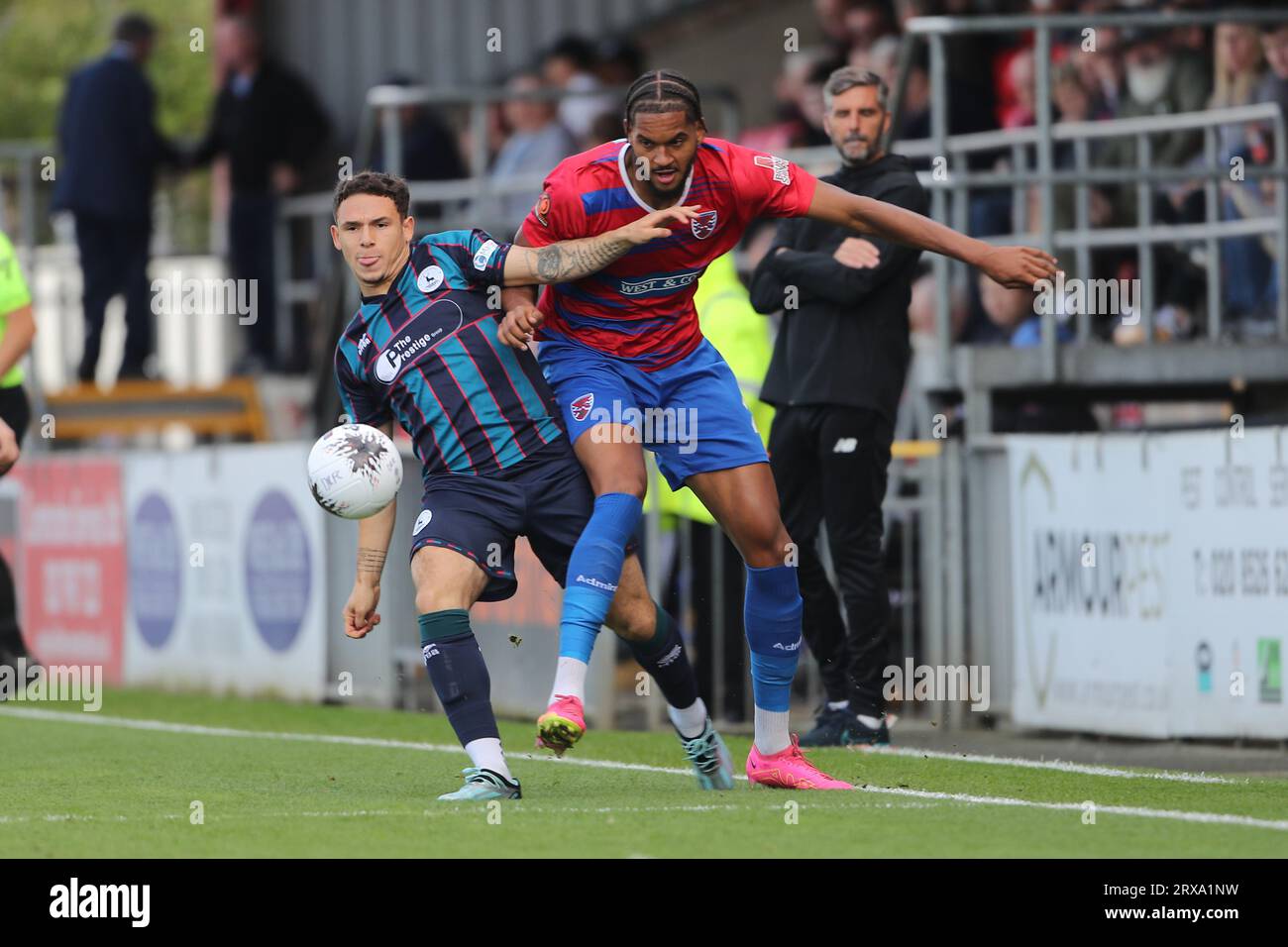 Sydney Ibie von Dagenham und Redbridge und Charlie Seaman von Hartlepool United während Dagenham & Redbridge vs Hartlepool United, Vanarama National Leag Stockfoto
