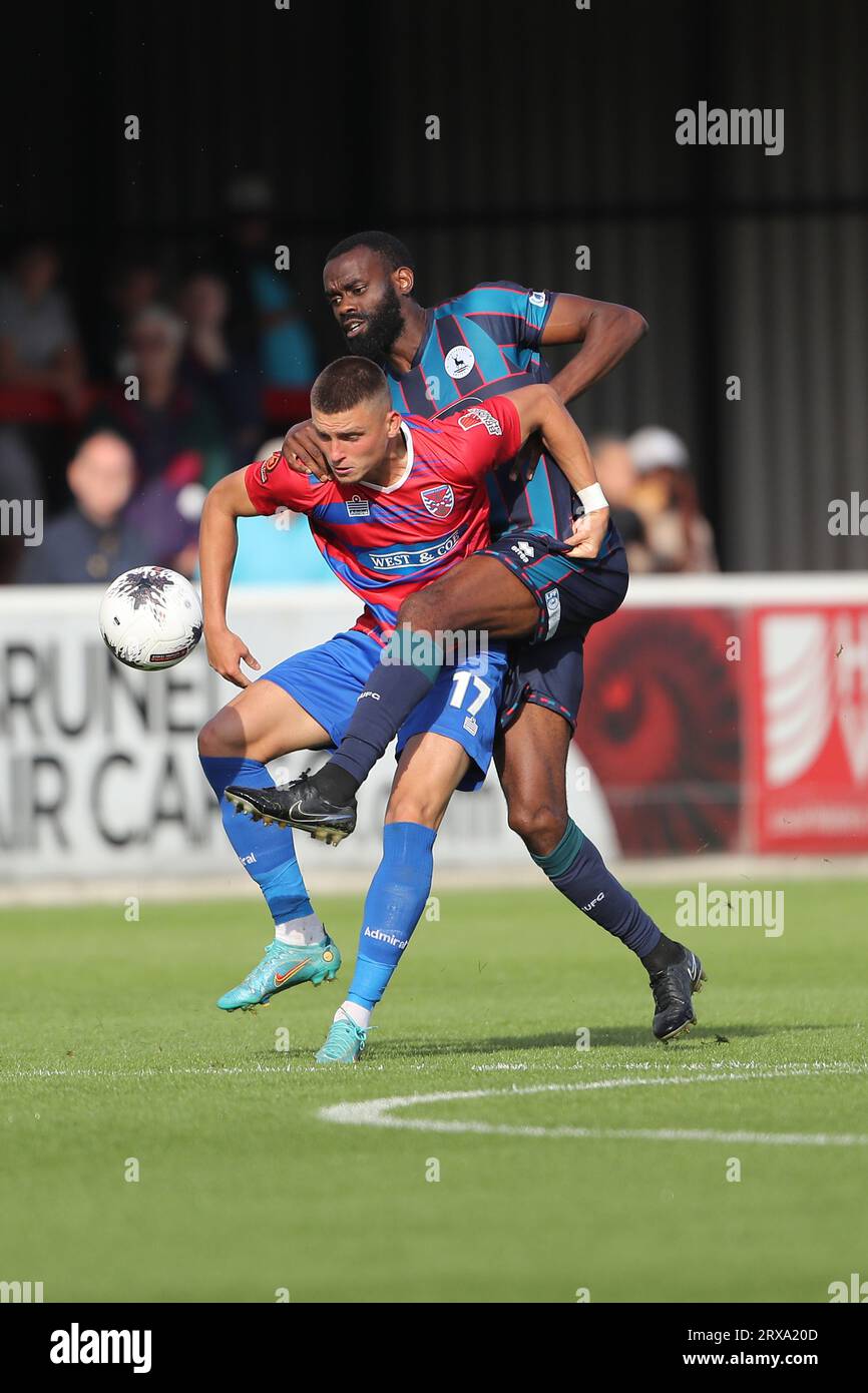 Charley Kendall von Dagenham und Redbridge und Emmanuel Onariase von Hartlepool United während Dagenham & Redbridge vs Hartlepool United, Vanarama Nation Stockfoto