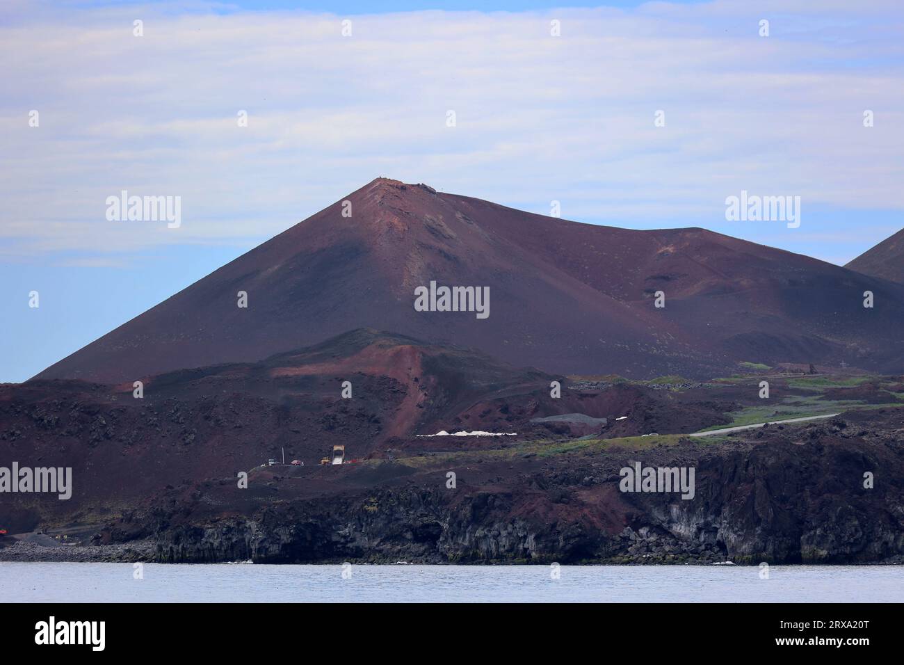 Blick auf den Vulkan Eldfell auf der Insel Heimaey-Vestmannaeyjar-Westman Island Stockfoto
