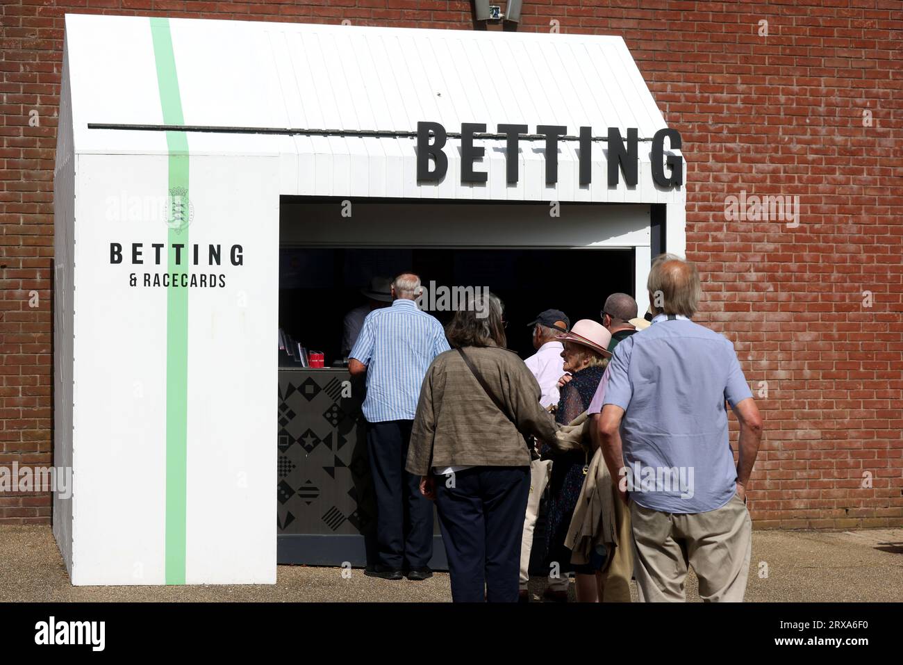 Allgemeine Ansicht eines Wettgeschäfts auf der Goodwood Racecourse, Chichester, West Sussex, Großbritannien. Stockfoto