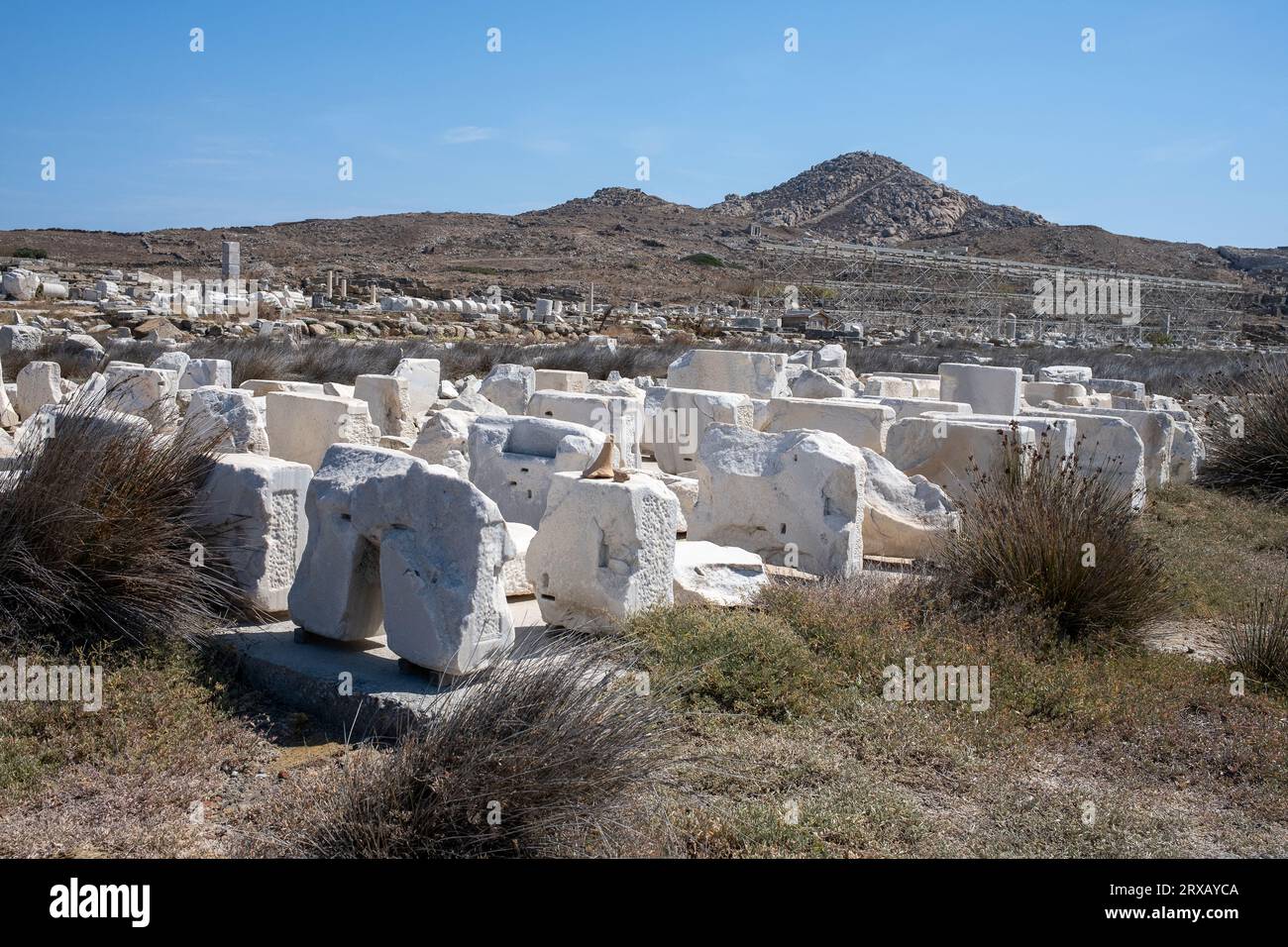 Delos ist eine griechische Insel und archäologische Stätte im Kykladen-Archipel der Ägäis, in der Nähe von Mykonos. Stockfoto