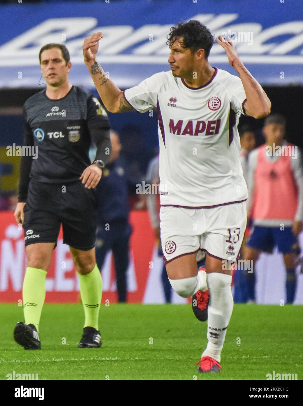 Buenos Aires, Argentinien. September 2023. Leandro Nicolas Diaz aus Lanus feiert während des Liga Argentina Matches zwischen Boca Juniors und CA Lanus, das am 23. September 2023 im La Bombonera Stadium in Buenos Aires, Spanien, ausgetragen wurde. (Foto von Santiago Joel Abdala/pressinphoto/SIPA USA)FOTO: SIPA US/Alamy Live News Stockfoto